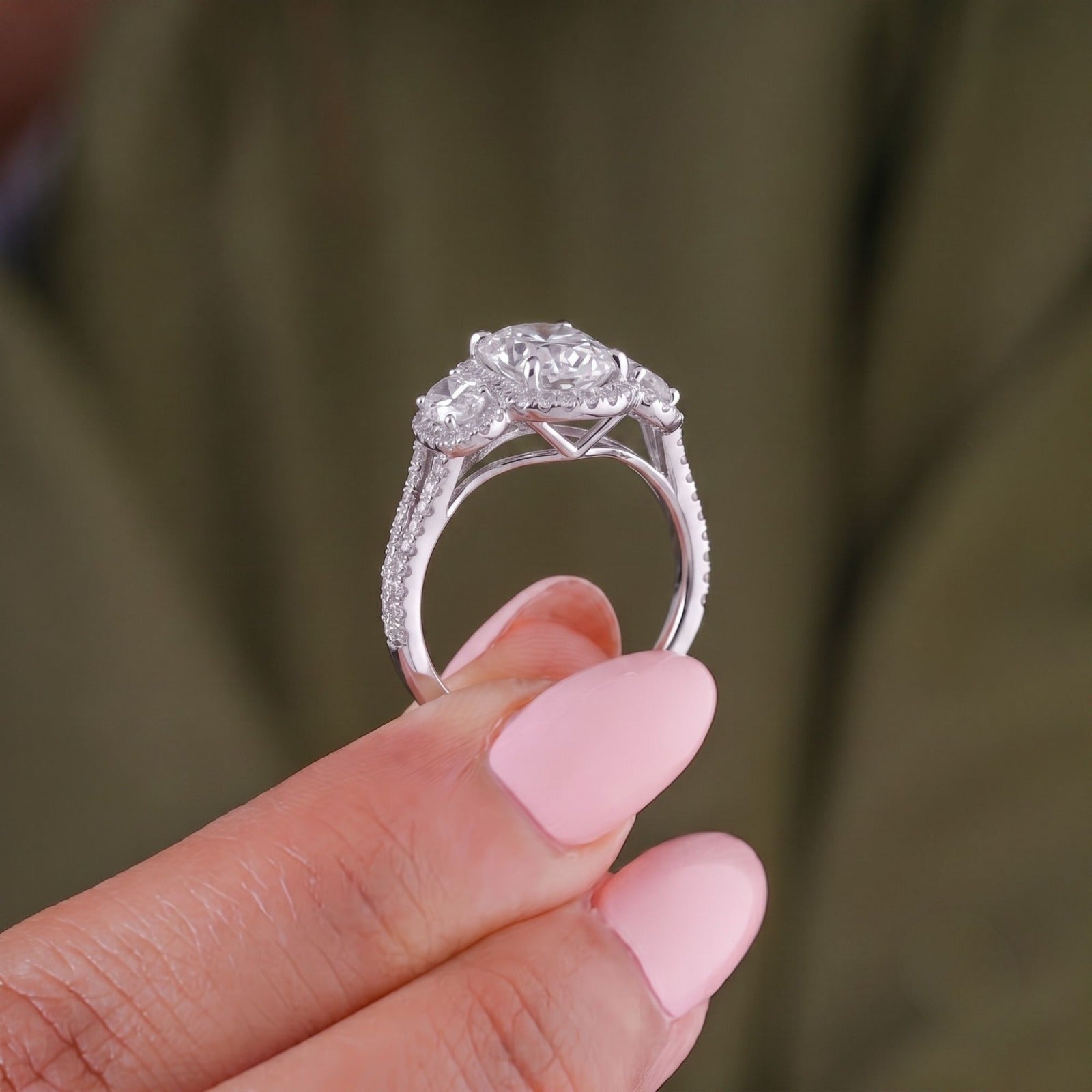 Split shank engagement ring with Split shank ring.
