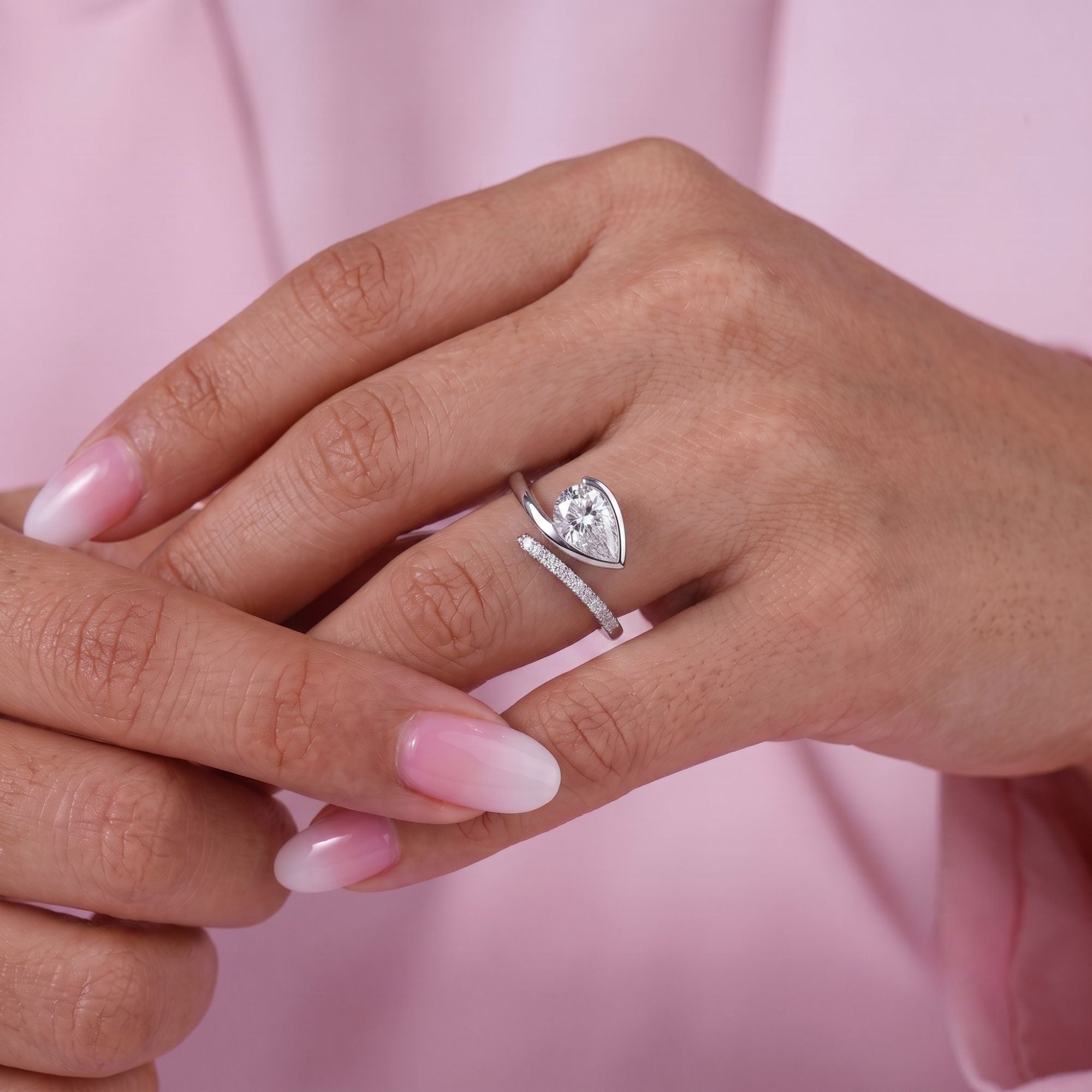 Bezel setting ring with Bezel setting engagement ring.
