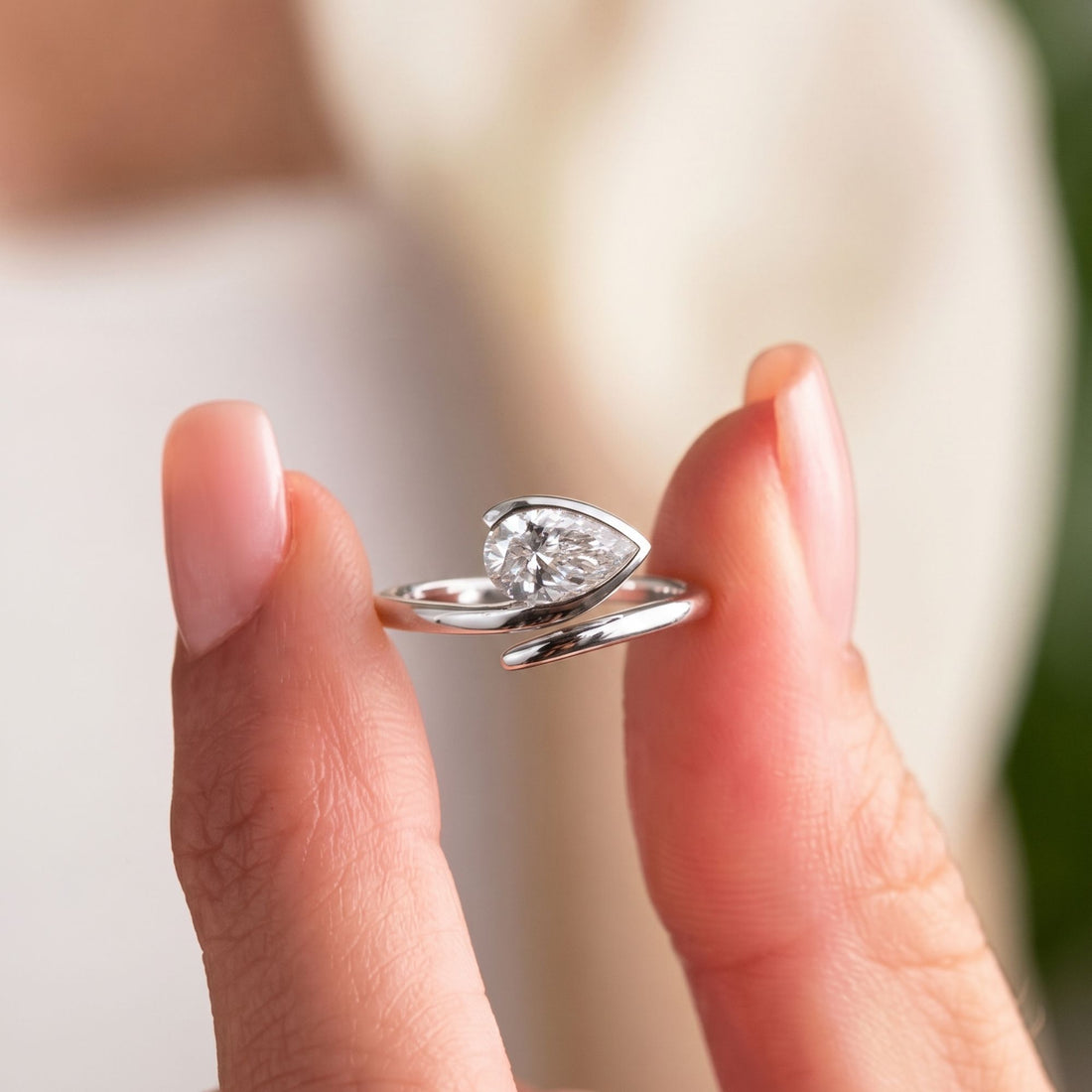Bypass engagement ring with Bypass setting ring.
