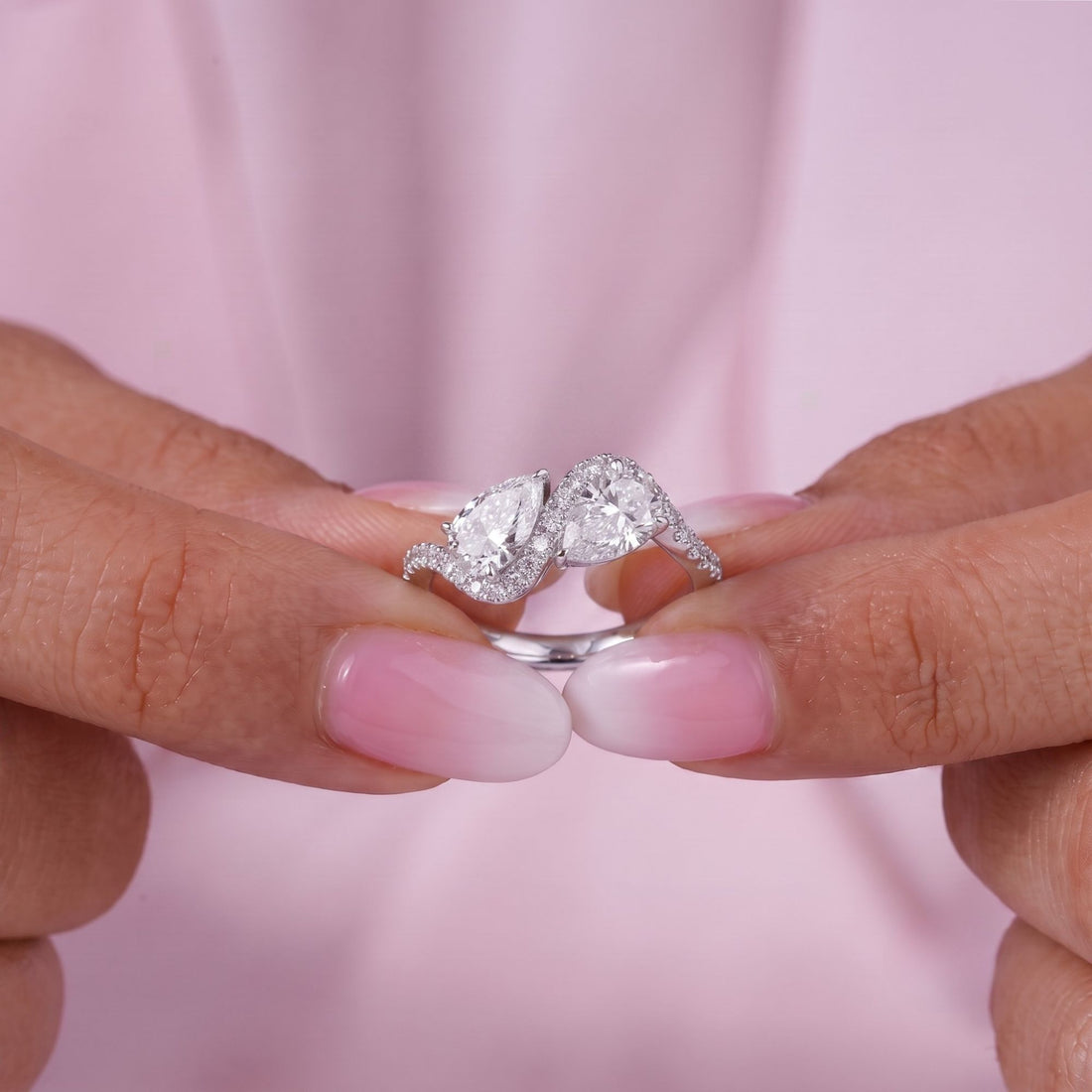 Bypass pave setting with Claw prong setting.
