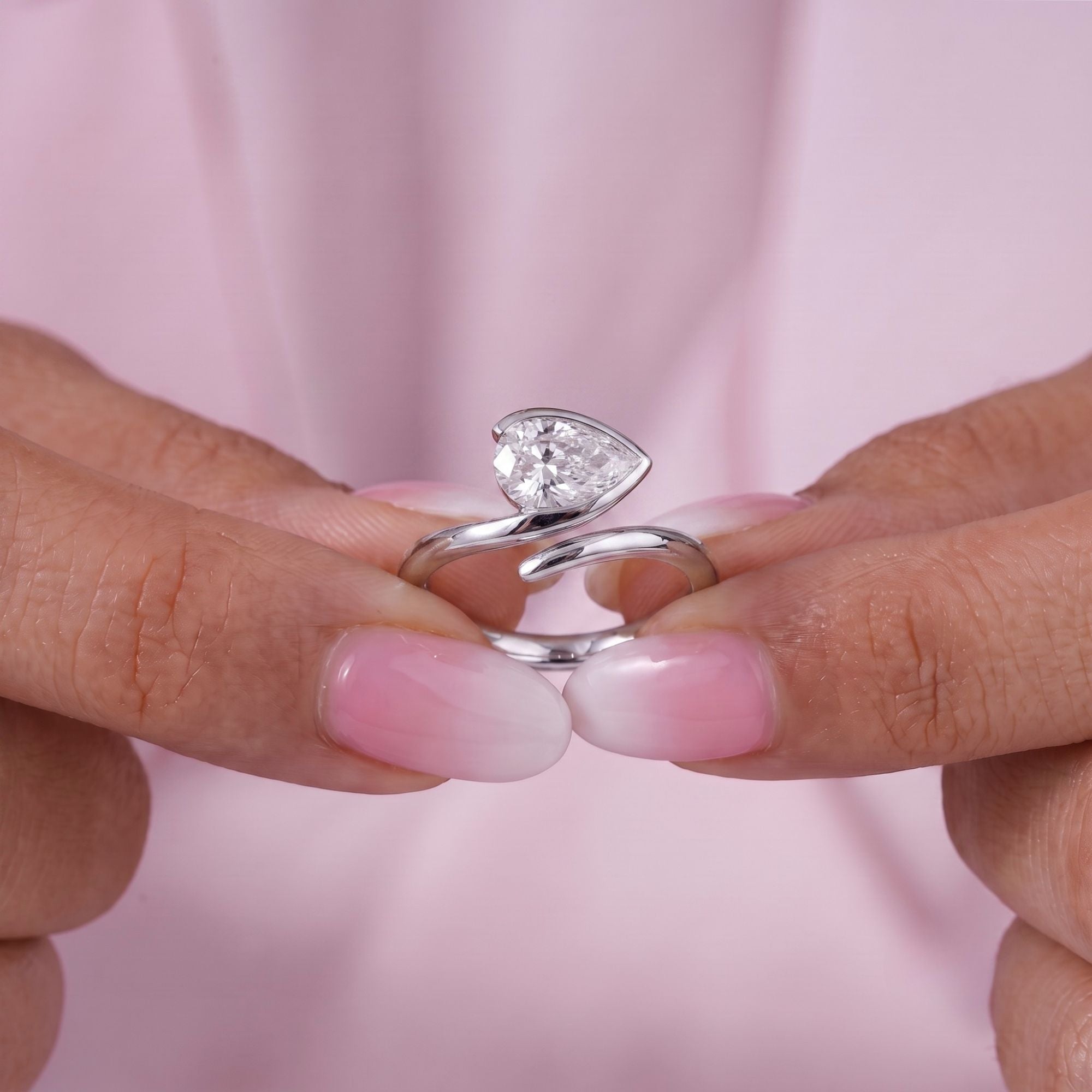 Bezel setting ring with Bezel engagement ring.
