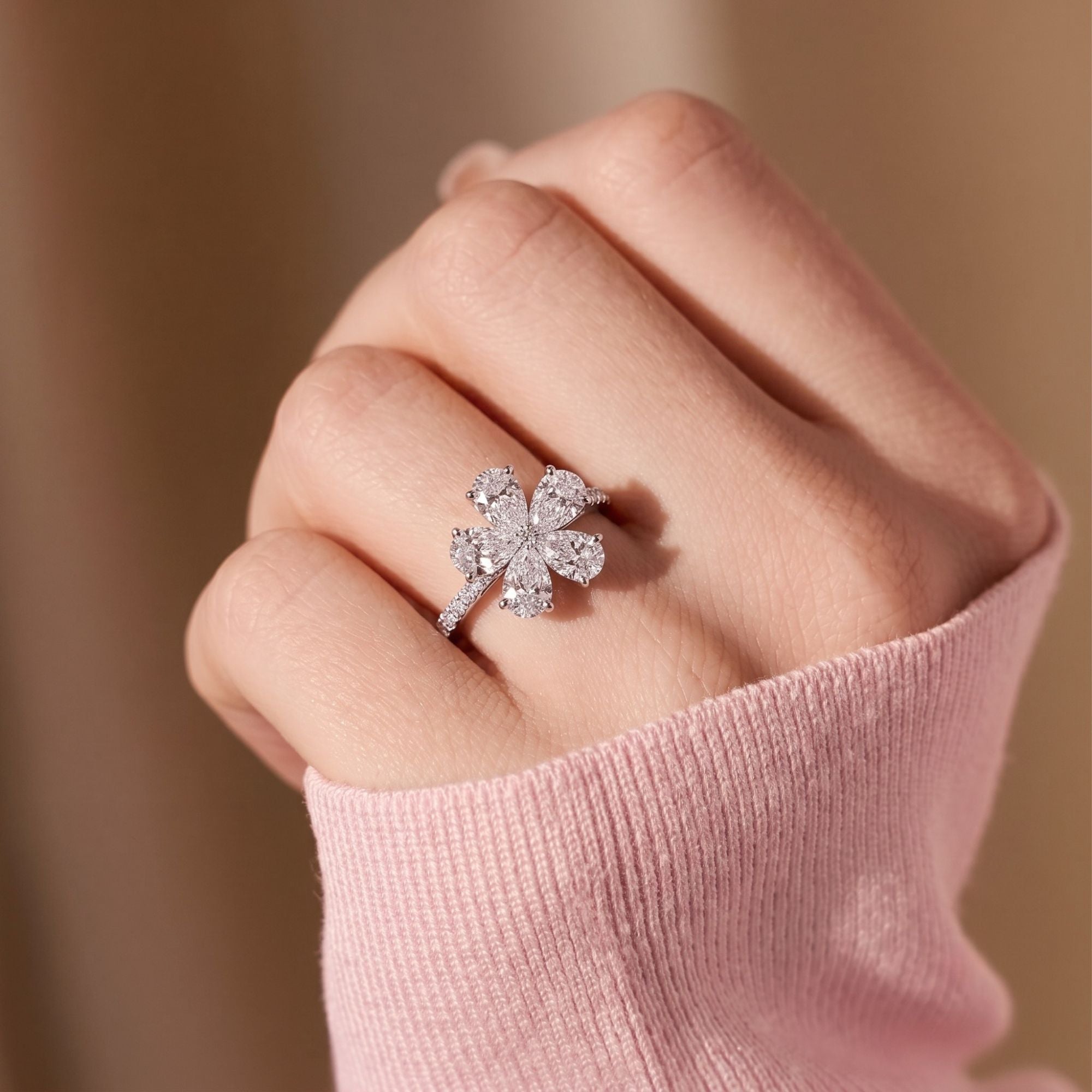 prong setting with round prong ring.
