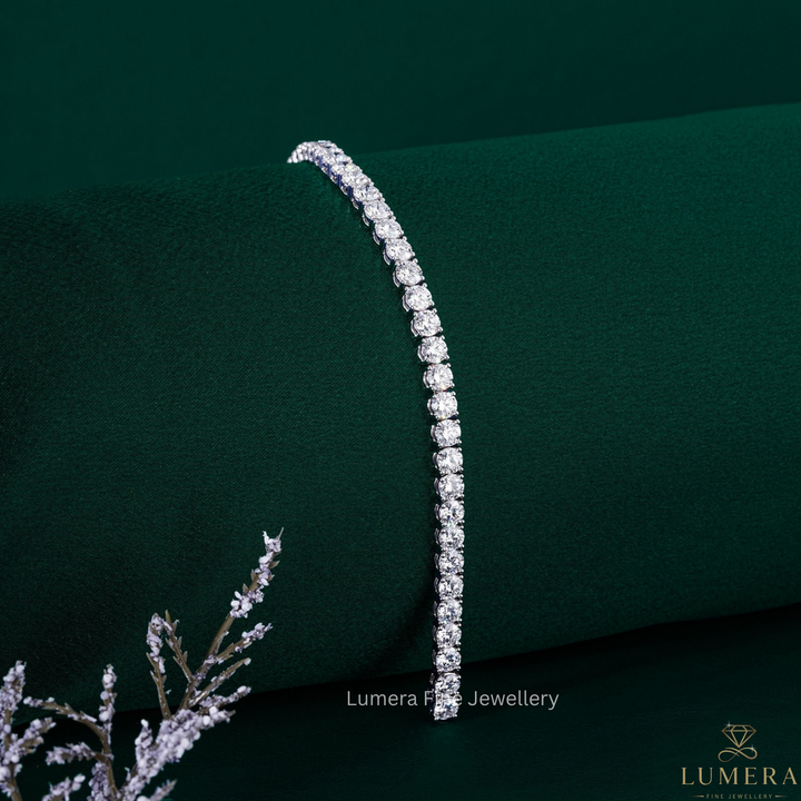 gift for her with anniversary gift.
lab grown diamond with buy diamond bracelet.