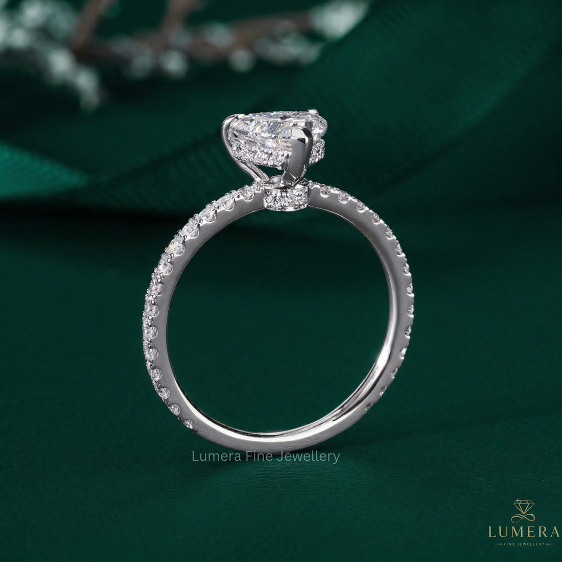 bridge accent setting with prong setting.
