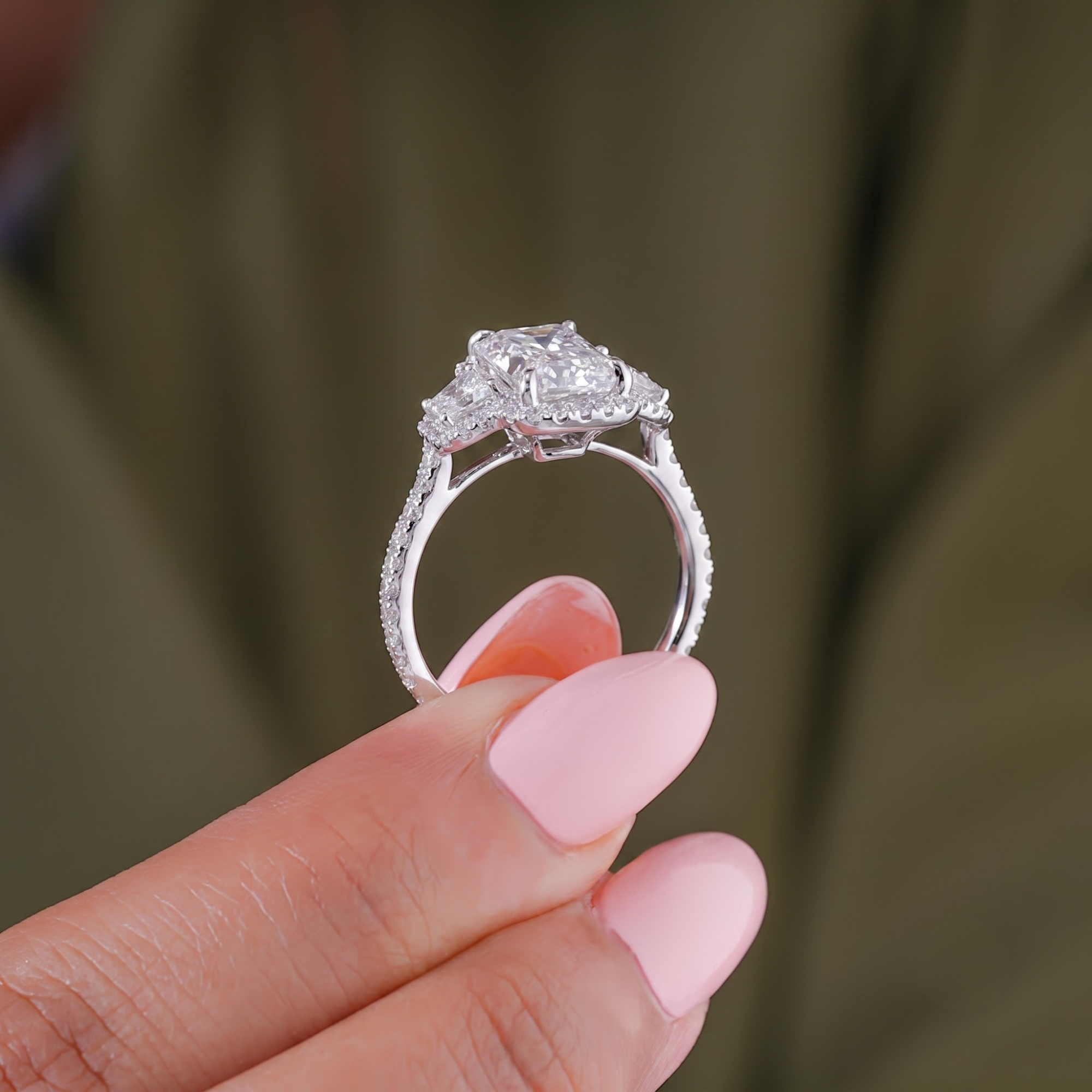 claw prong setting with pave setting ring.
