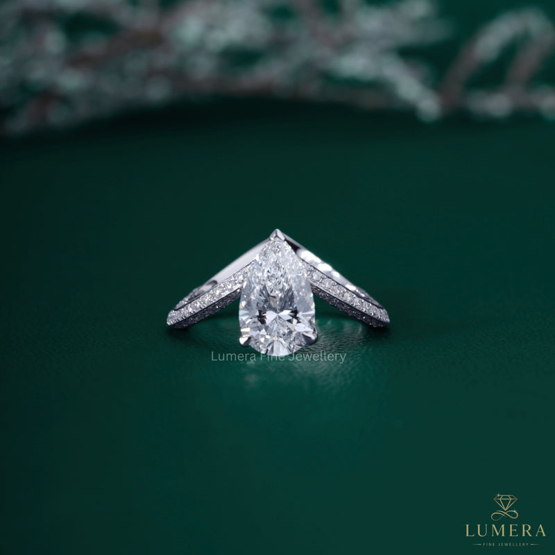 Chevron Knife Edge Setting Pear Cut Diamond Ring