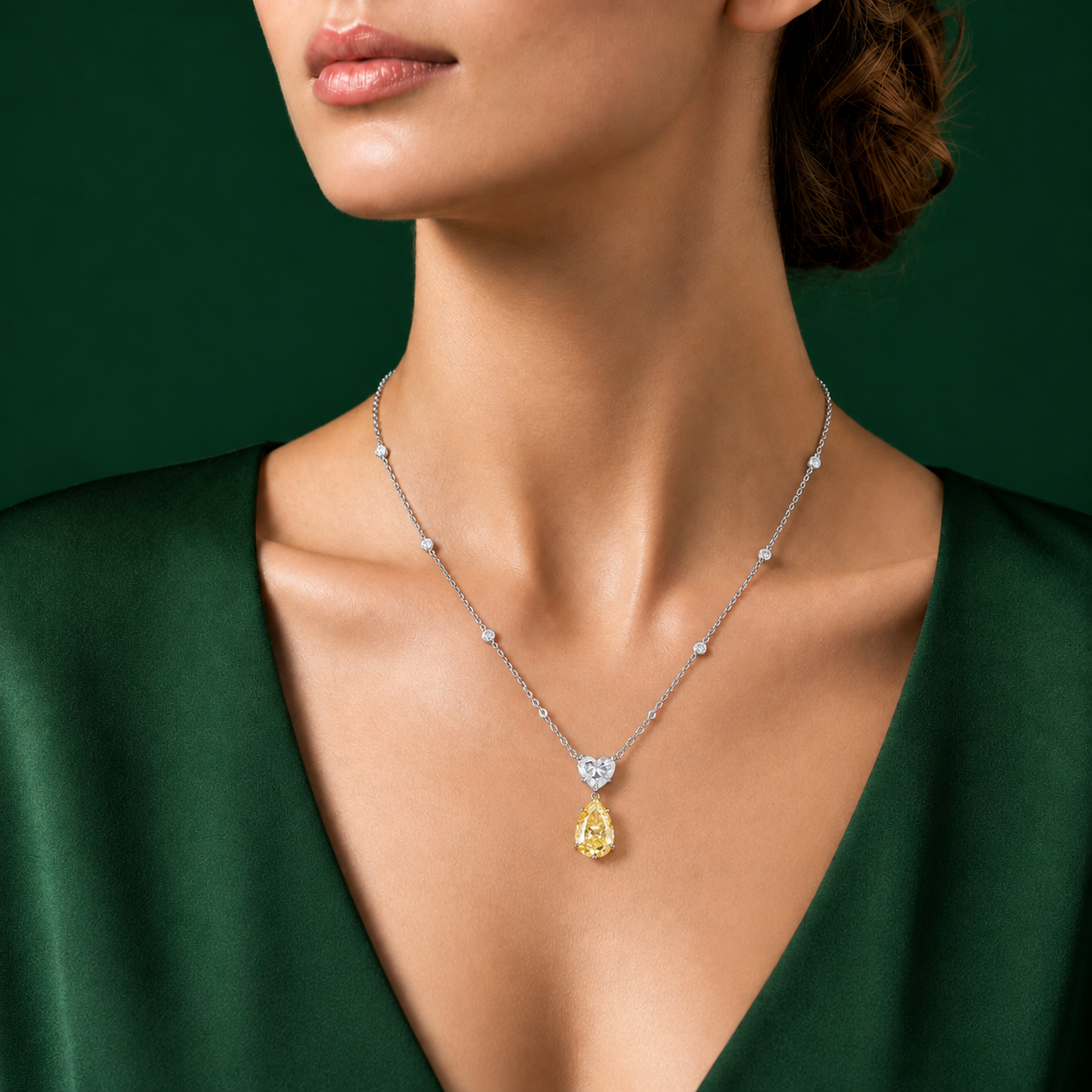 station necklace with bezel station chain.

