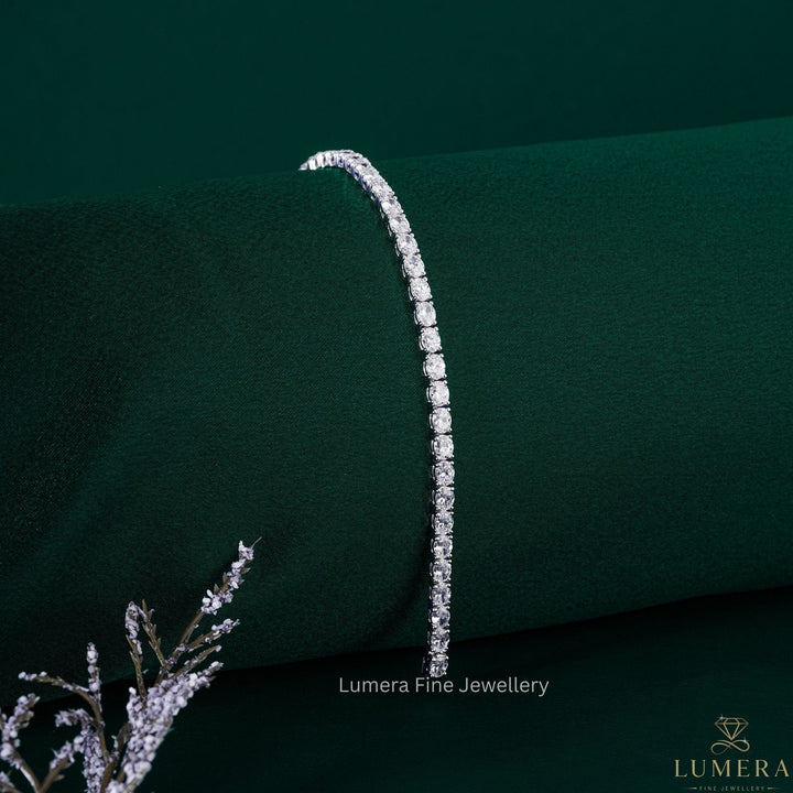 eternity bracelet with line bracelet platinum.