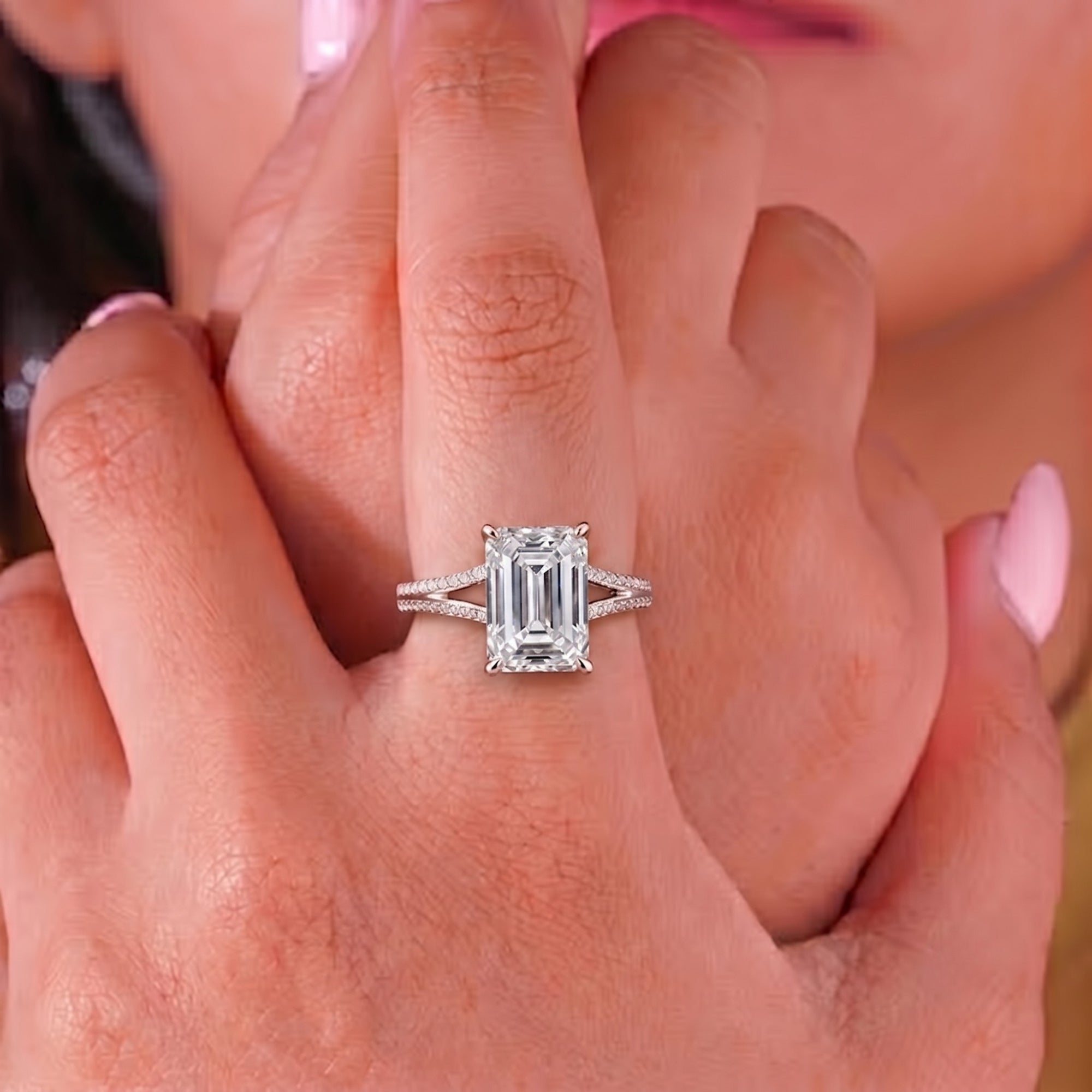 hidden diamond ring with hide stones ring.
