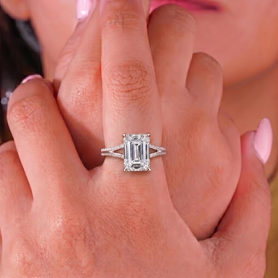 hidden diamond ring with hide stones ring.
