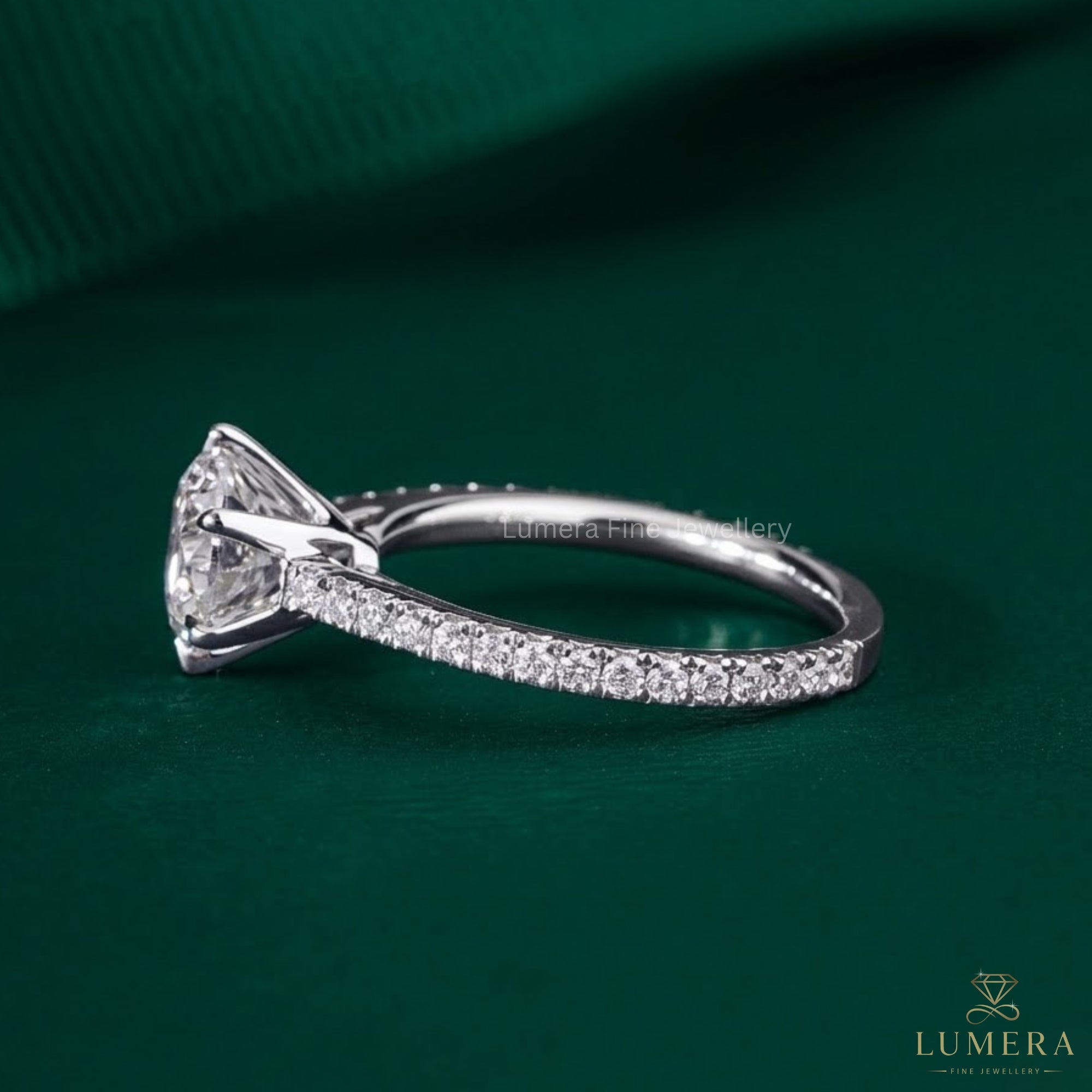 cathdral setting ring with 6 claw prong.

