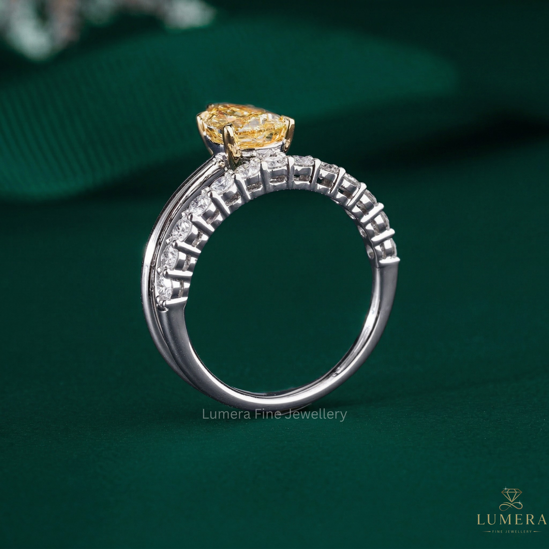 prong setting on solid gold diamond ring.
