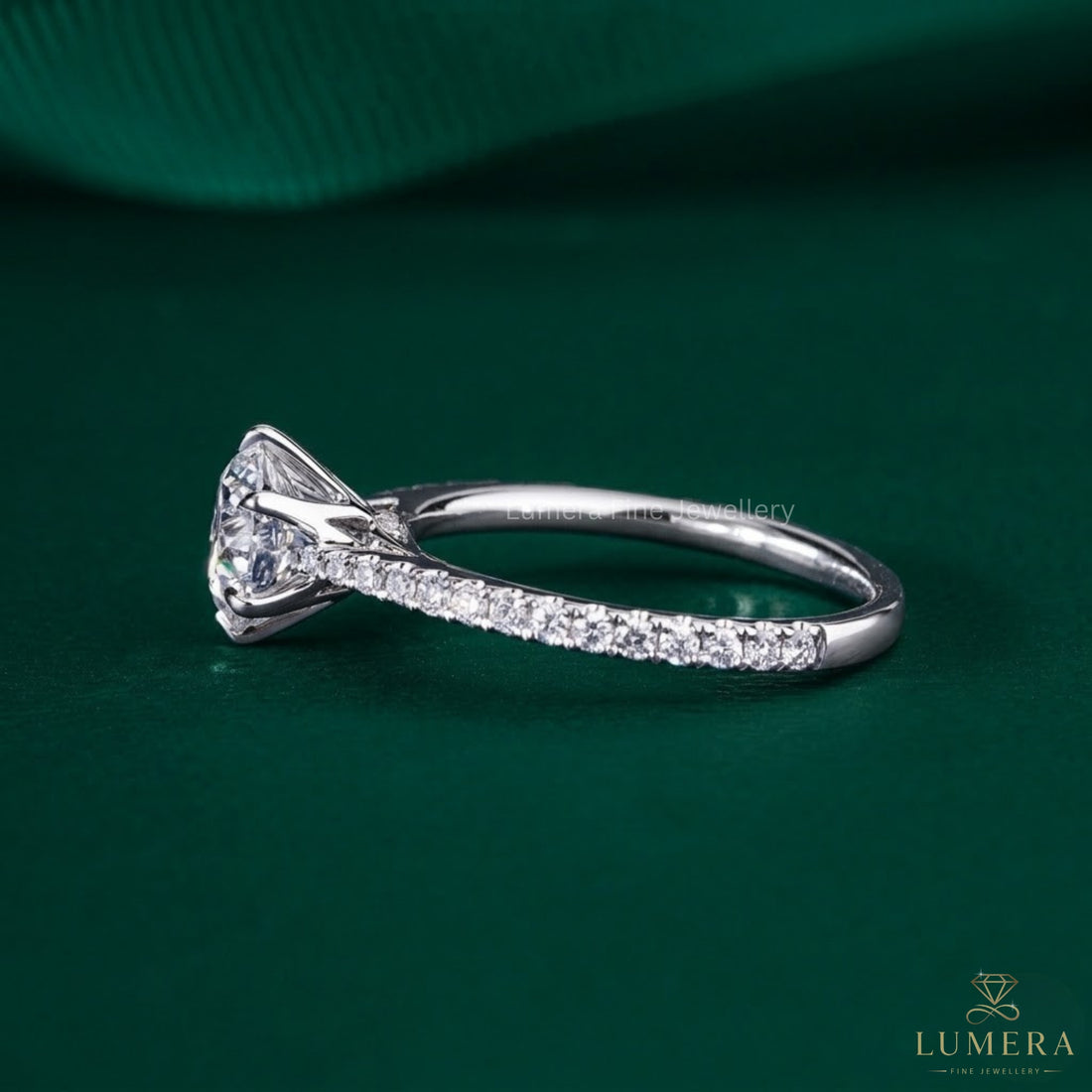 pave setting in round cut pave style.
