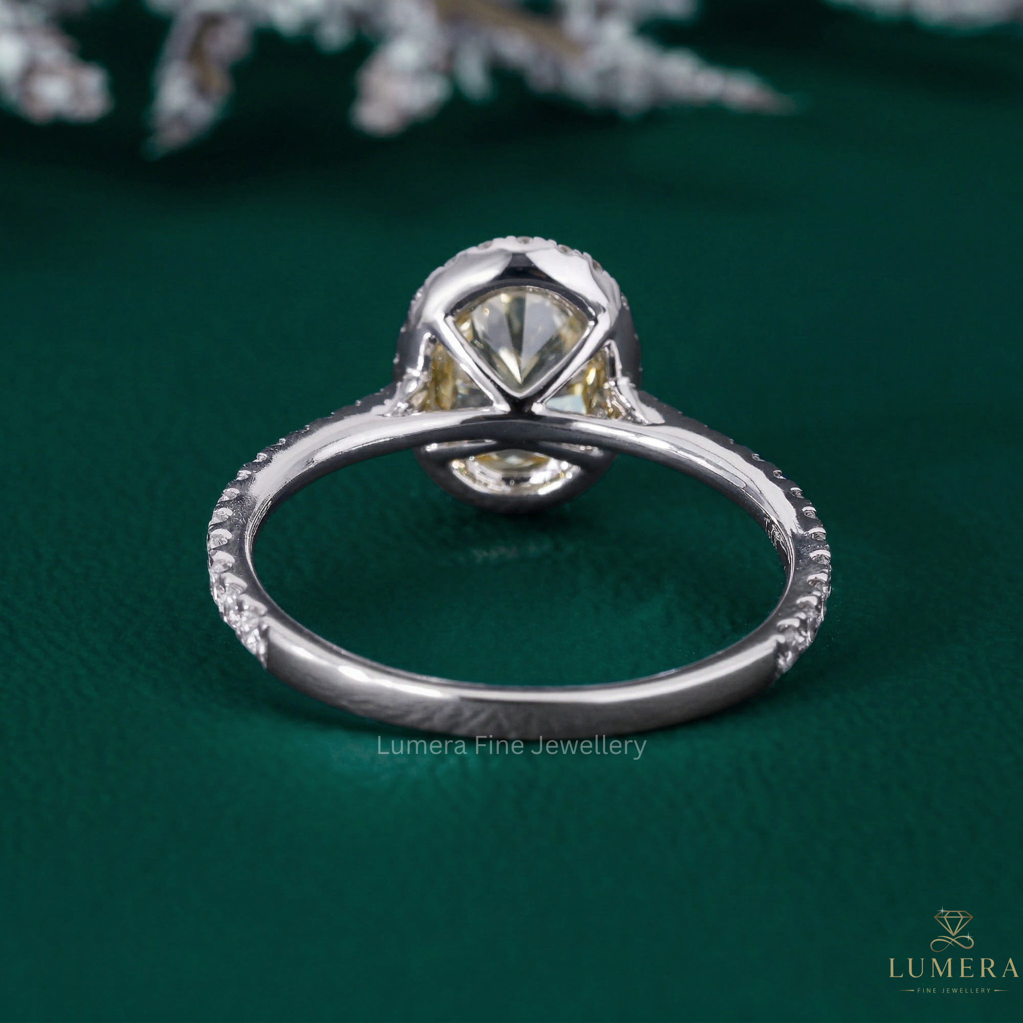 Oval engagement ring with Oval diamond ring.