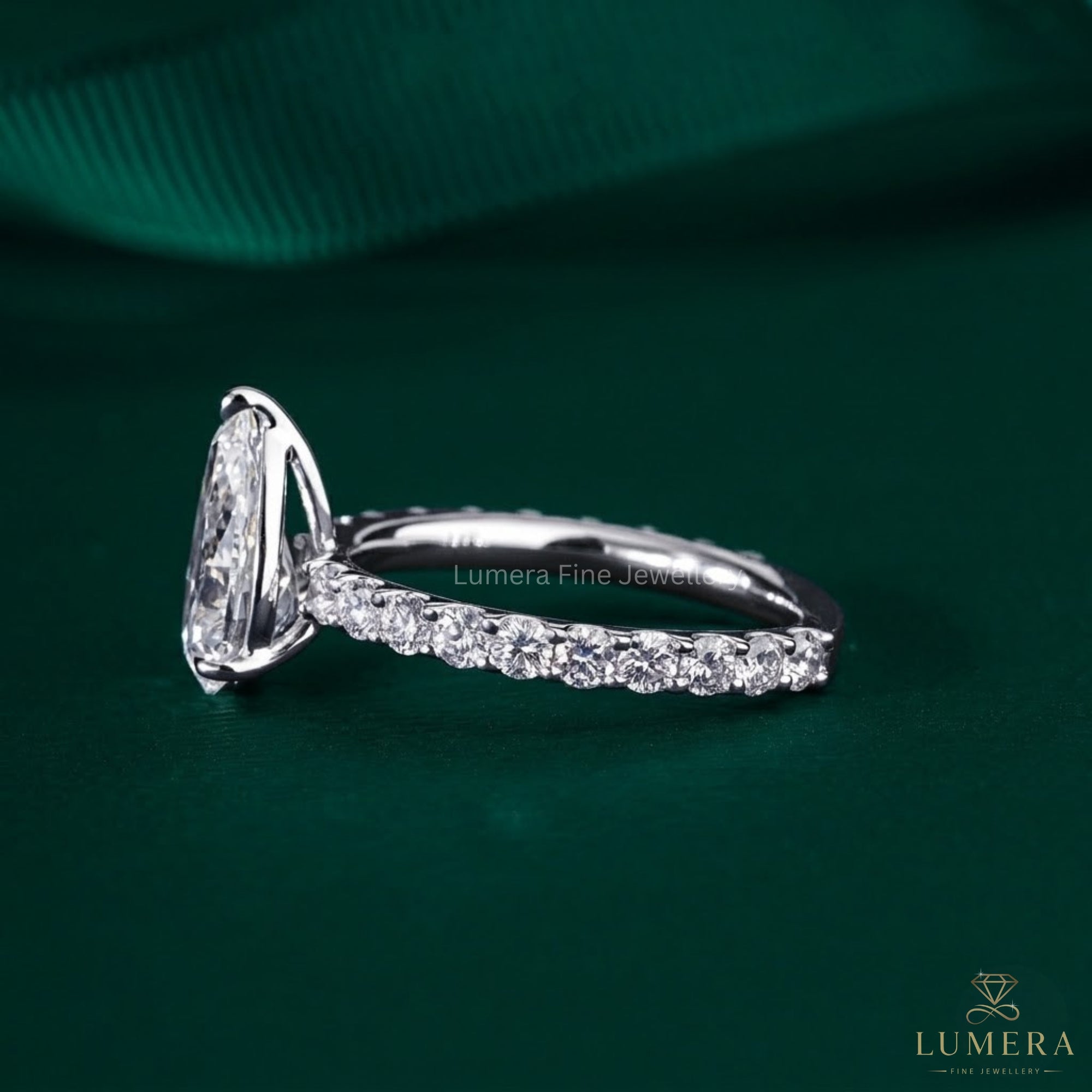 3 claw prong on solid gold ring.
