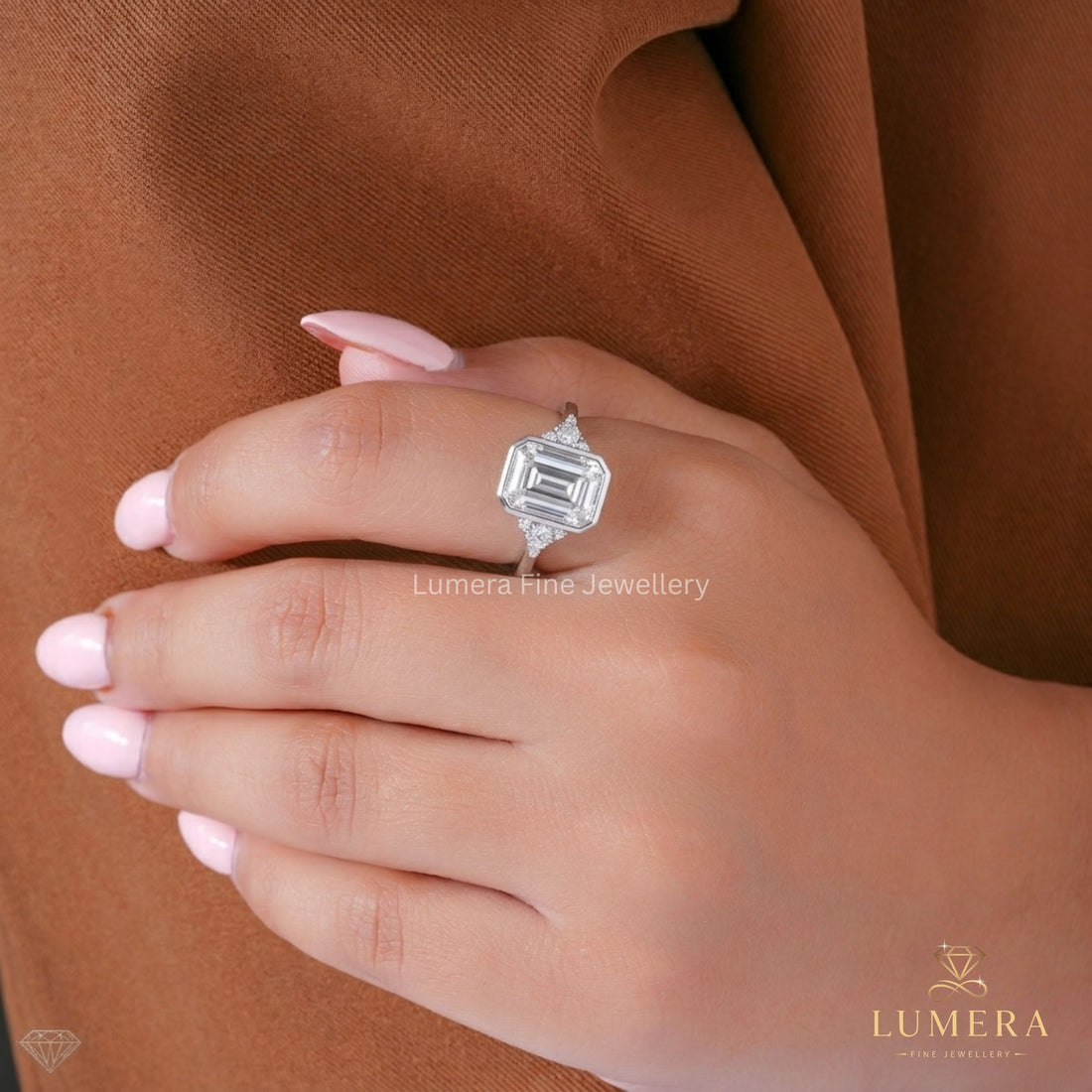 Side stone engagement ring with solid gold ring.
