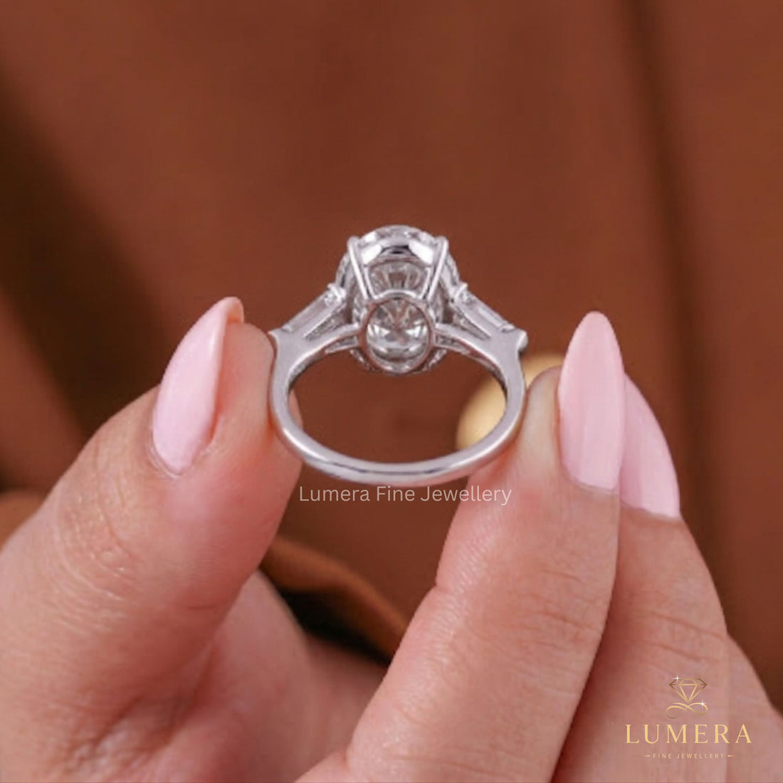 Basket setting ring with basket set diamond ring.
