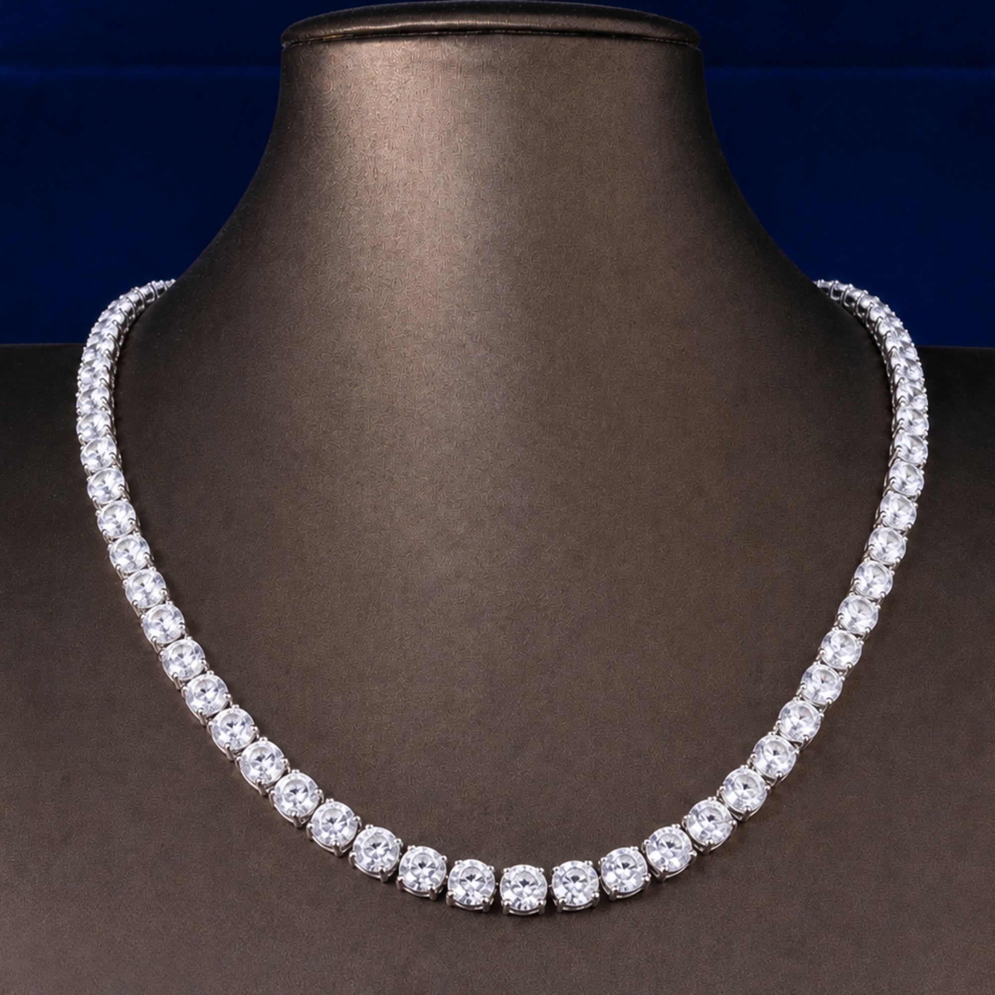 round diamond with round brilliant tennis necklace.