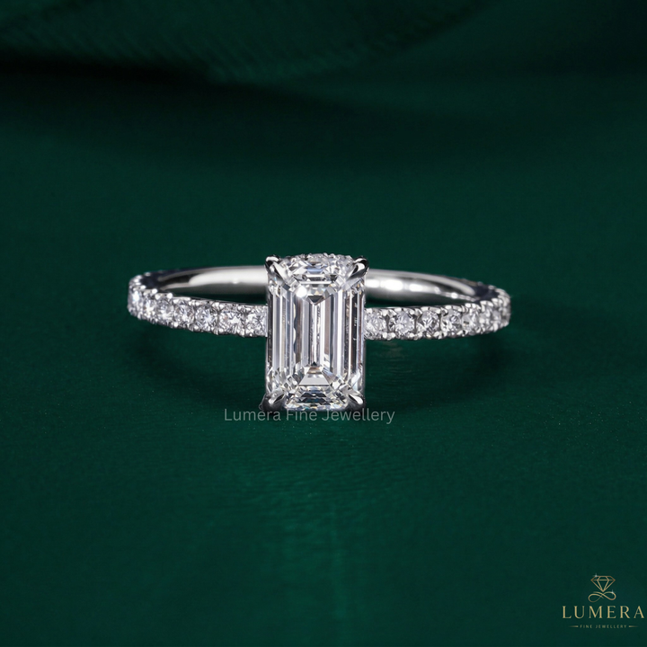 Bridge accent ring with 4 claw prong.