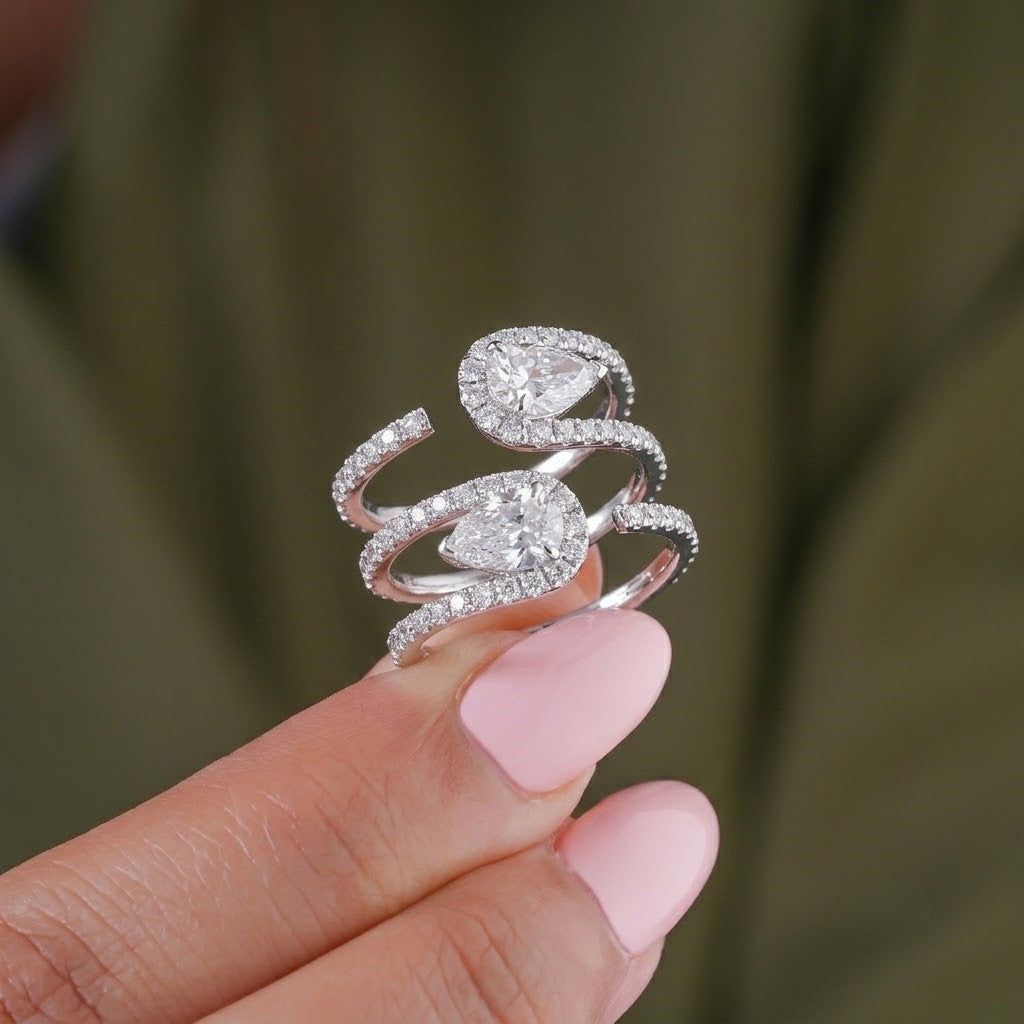 claw prong setting with V prong setting.

