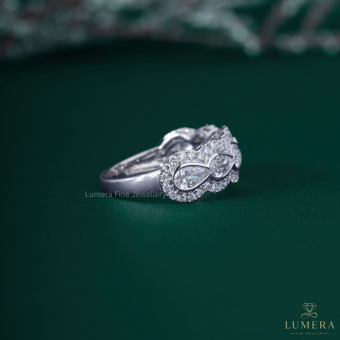 6 stone diamond band with solid gold band.