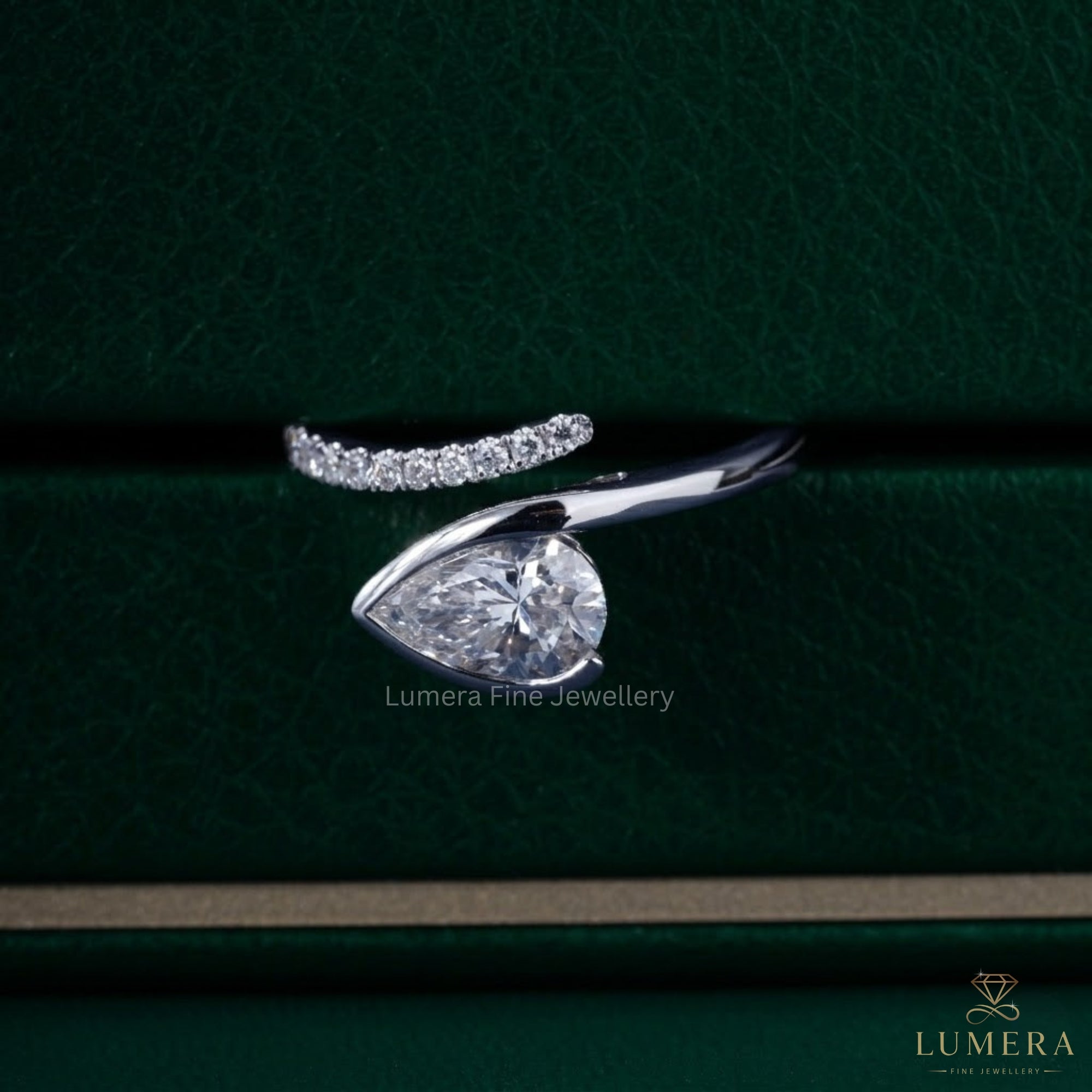 Bezel setting ring with Bezel setting engagement ring.