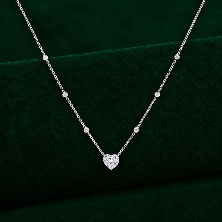 halo pendant with luxury heart shape diamond.
