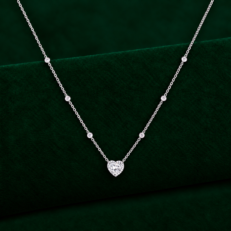 halo pendant with luxury heart shape diamond.
