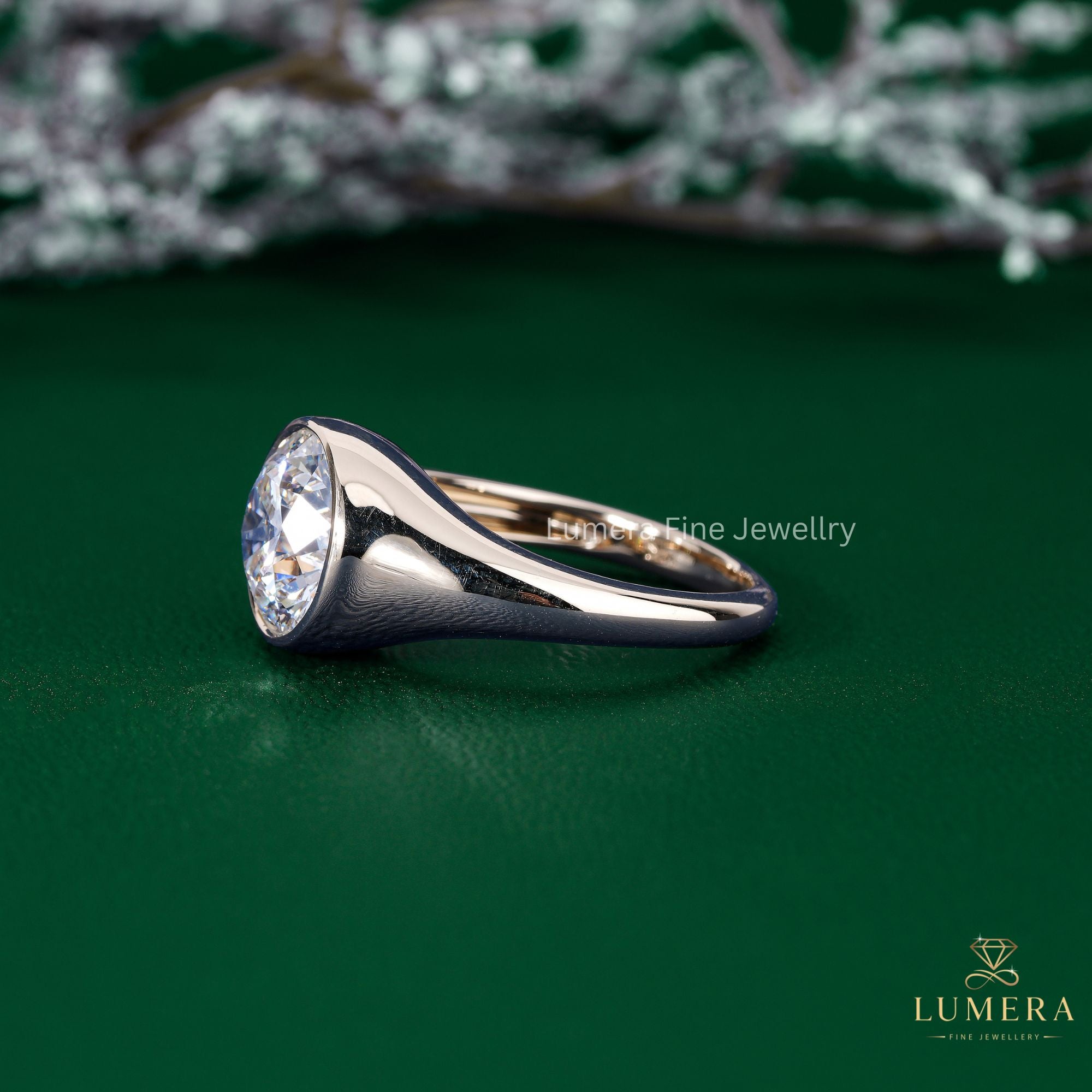 solitaire diamond engagement ring with round diamond ring.
