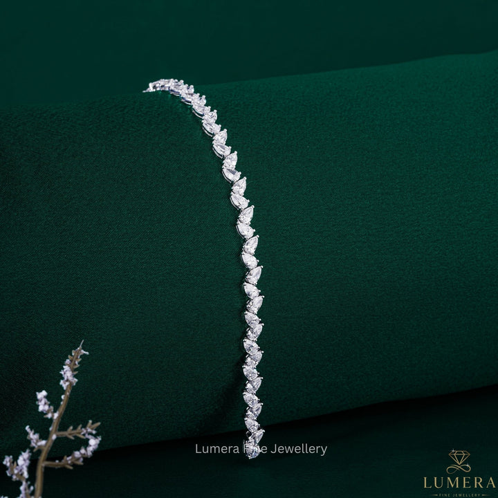 Nature inspired luxury jewelry with zig zag bracelet pattern.
