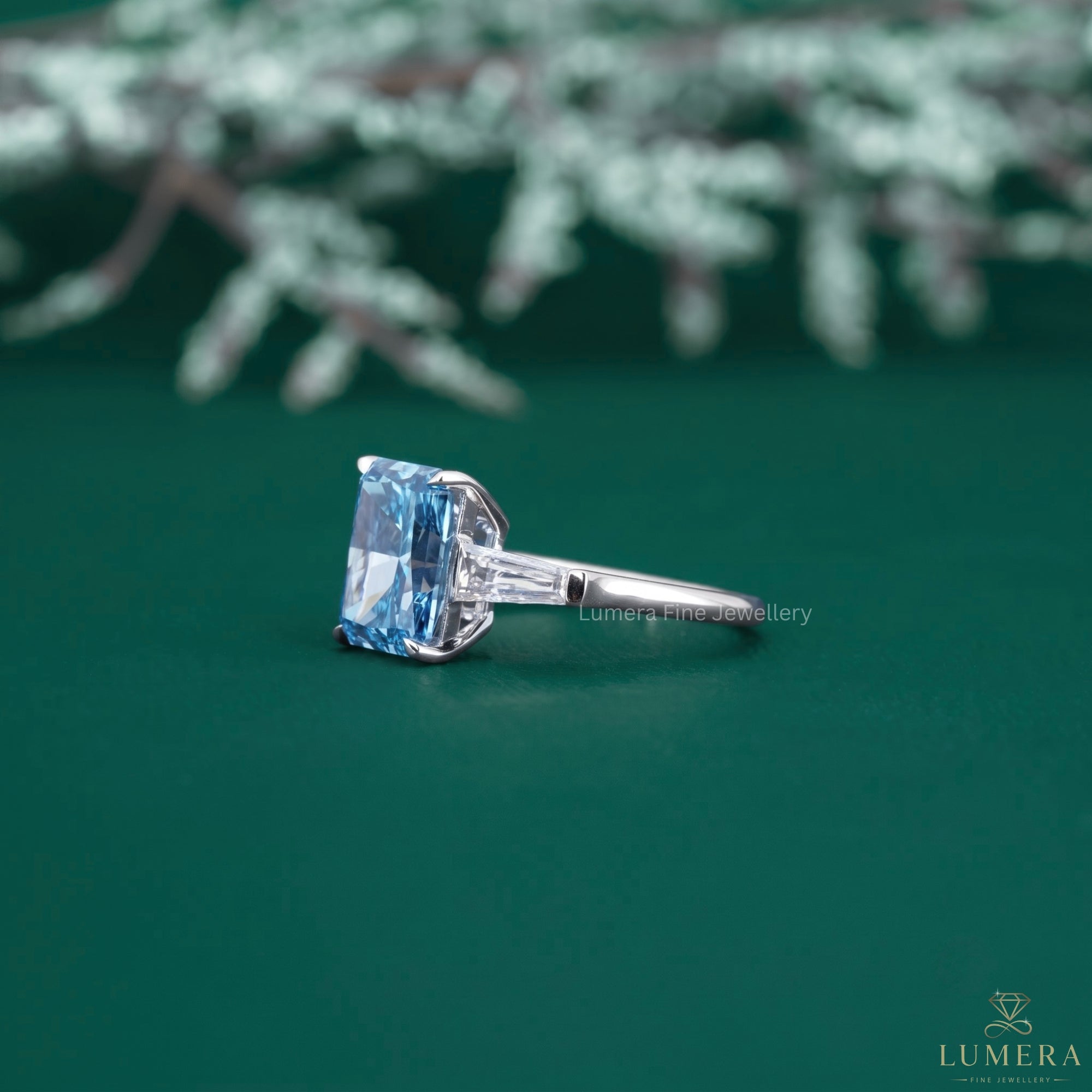 Beautiful diamond ring with aesthetic diamond ring.