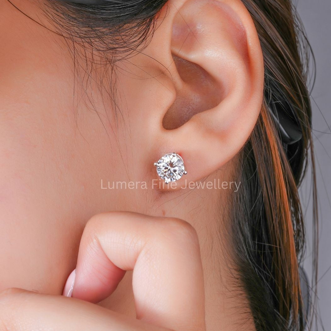 basket setting earring with push back earrings.
