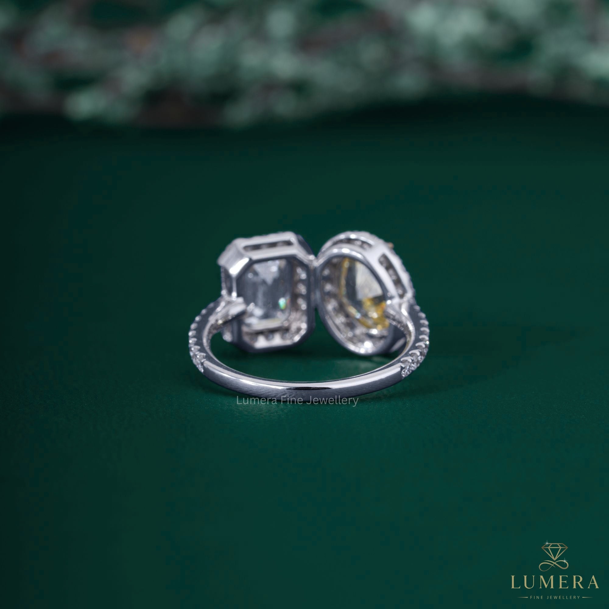 Oval diamond engagement ring with oval cut ring.