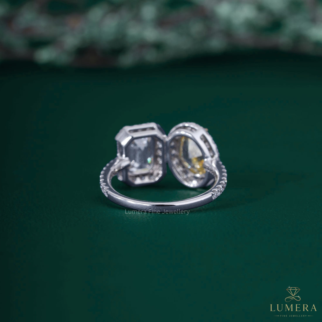 Oval diamond engagement ring with oval cut ring.