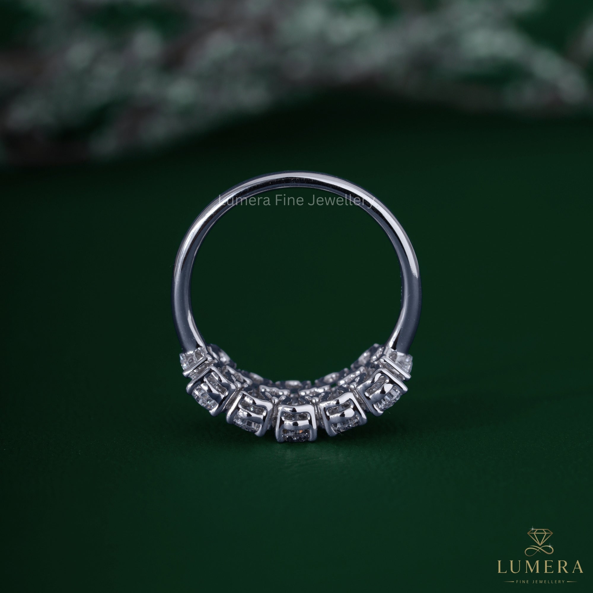 Pear marquise wedding band with pear shaped diamond band.
