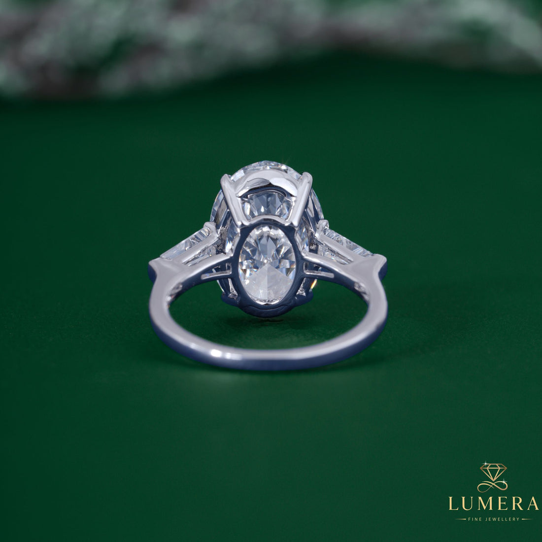 Solid gold ring with IGI Certified.