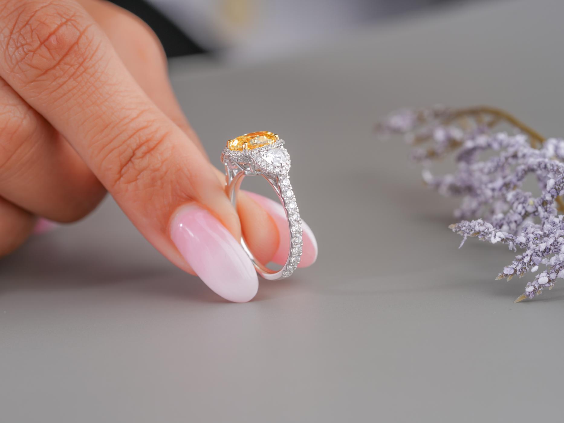 lab grown diamond for customized ring.
