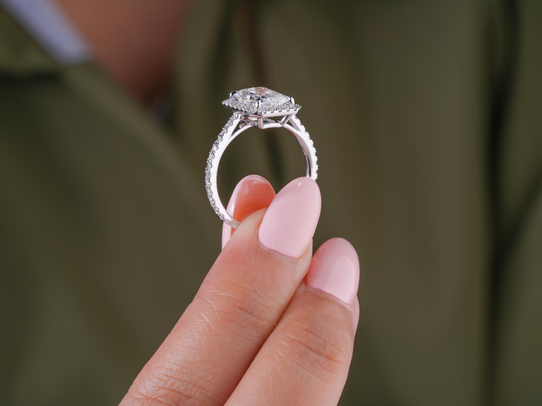lab grown diamond for customized ring.
