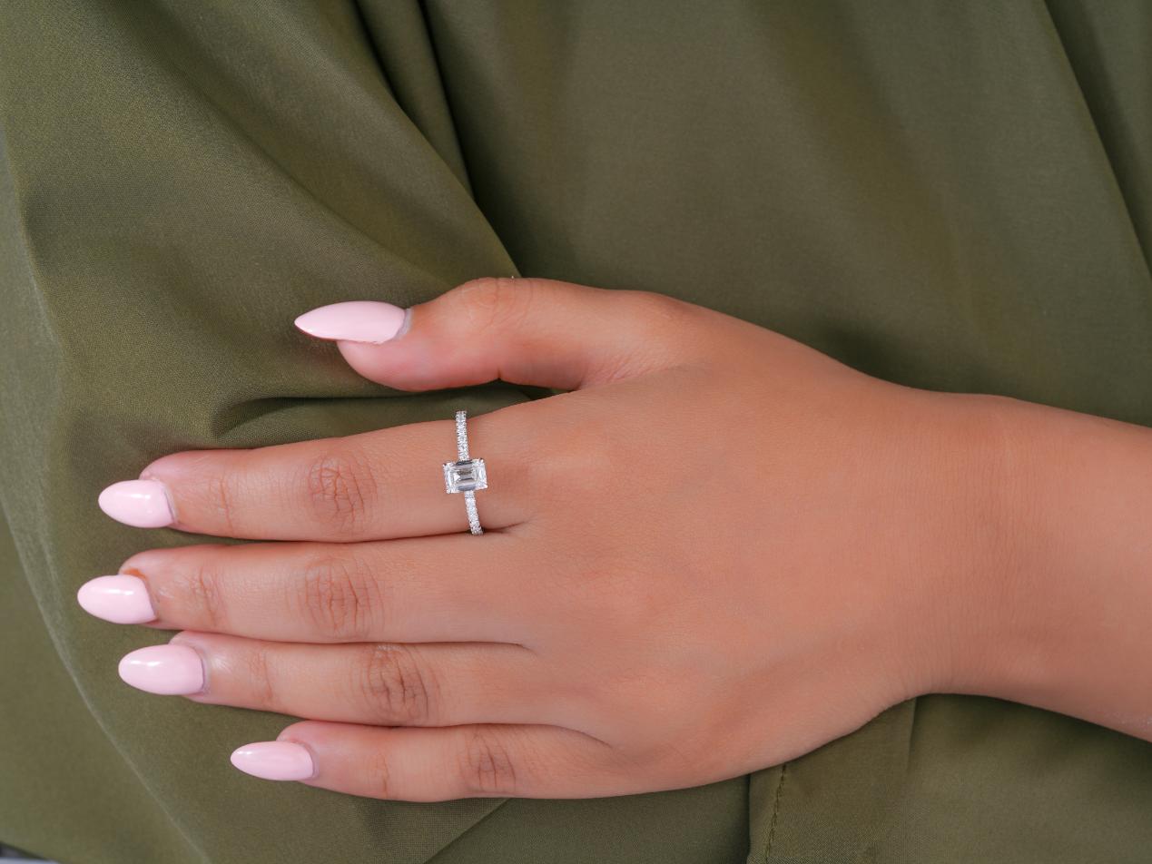 bridge accent ring in solid gold ring style.
