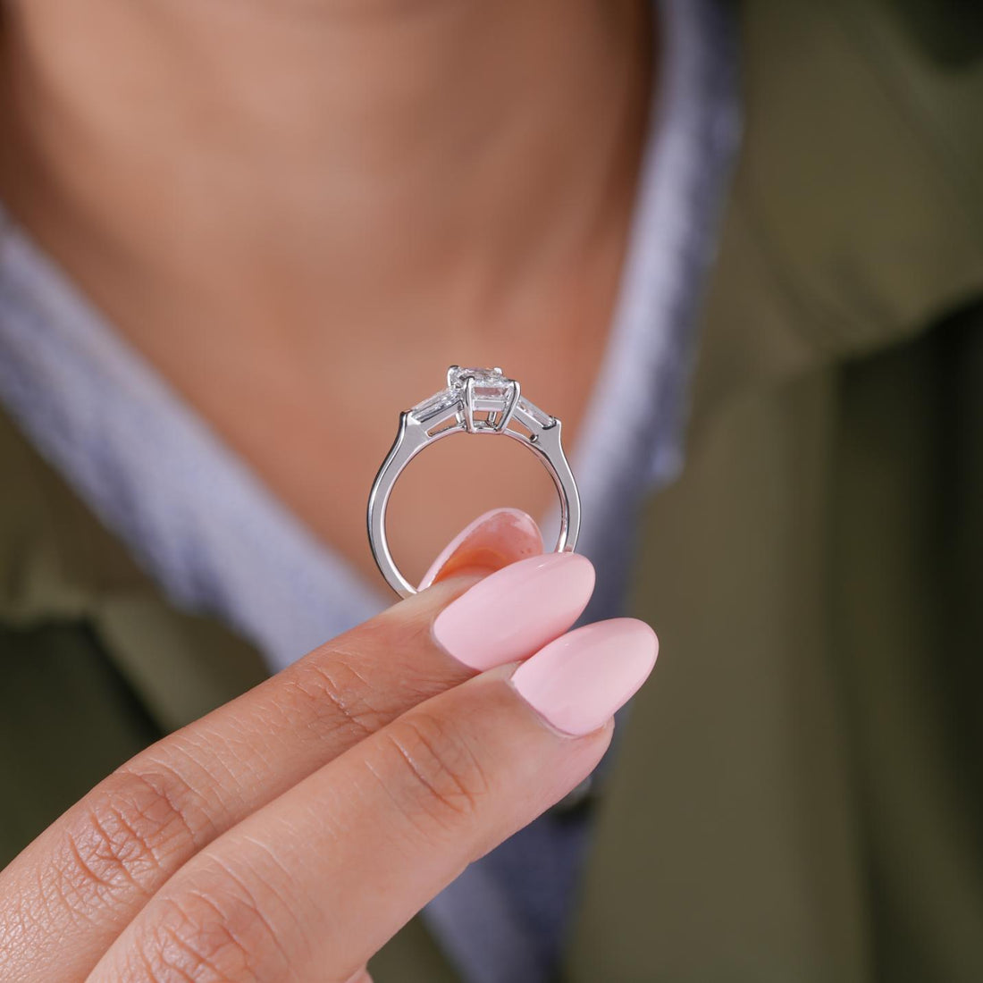 Basket setting ring with 4 claw prong setting.
