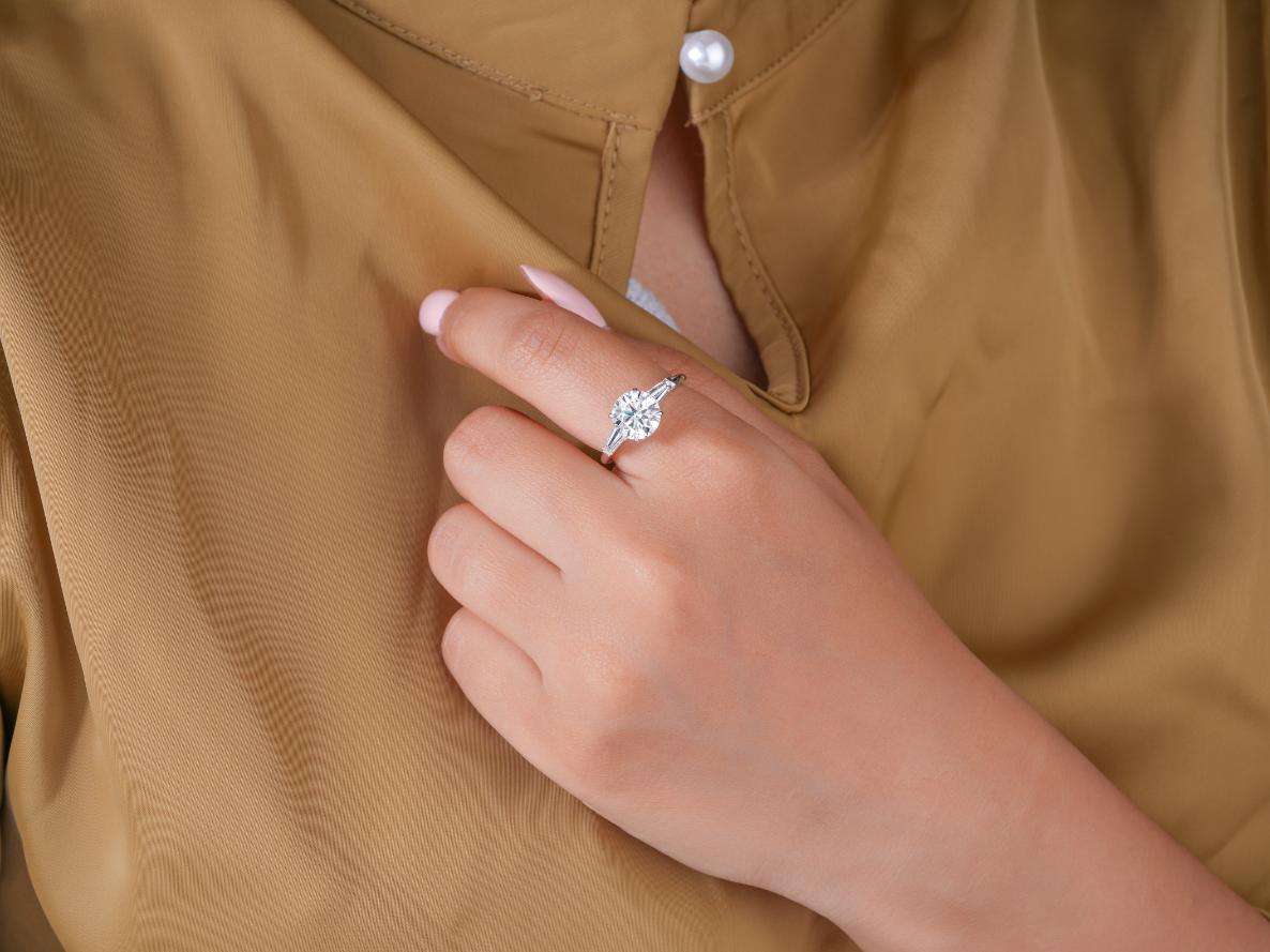 solid gold ring with IGI certified.