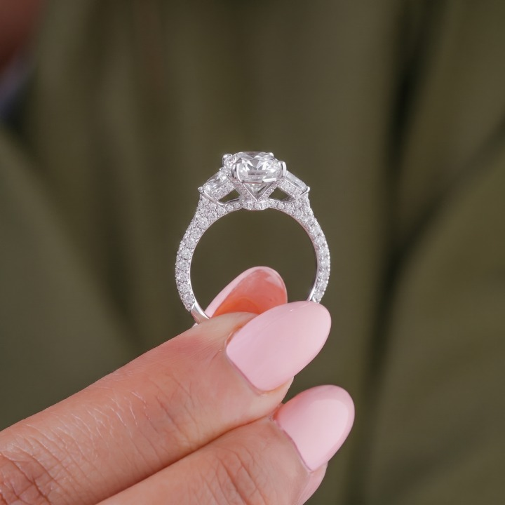 wrap pave set with side hidden halo ring.
