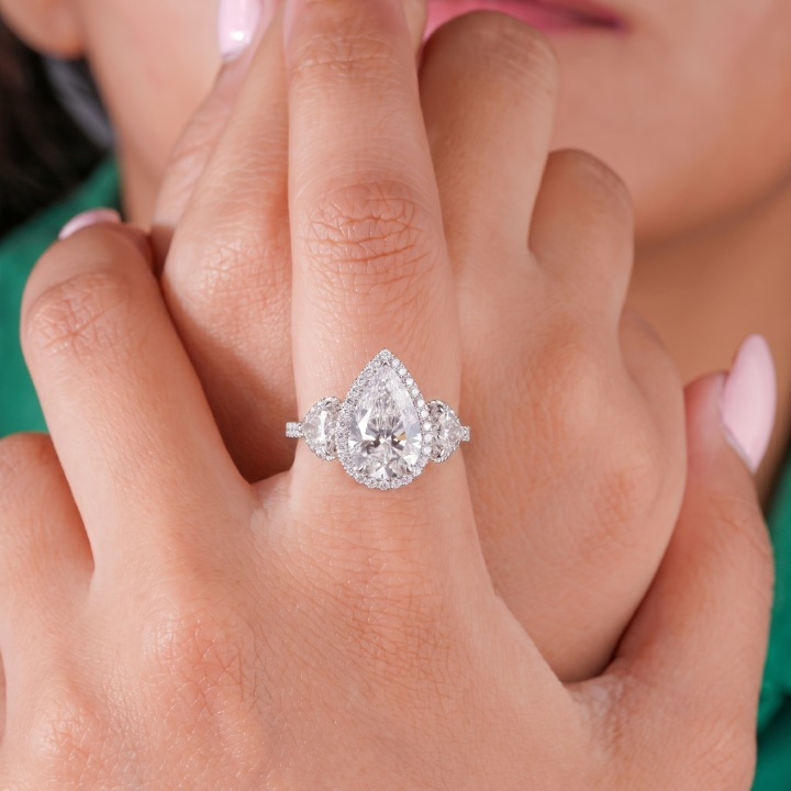 tapered shank ring with pave diamond ring.
