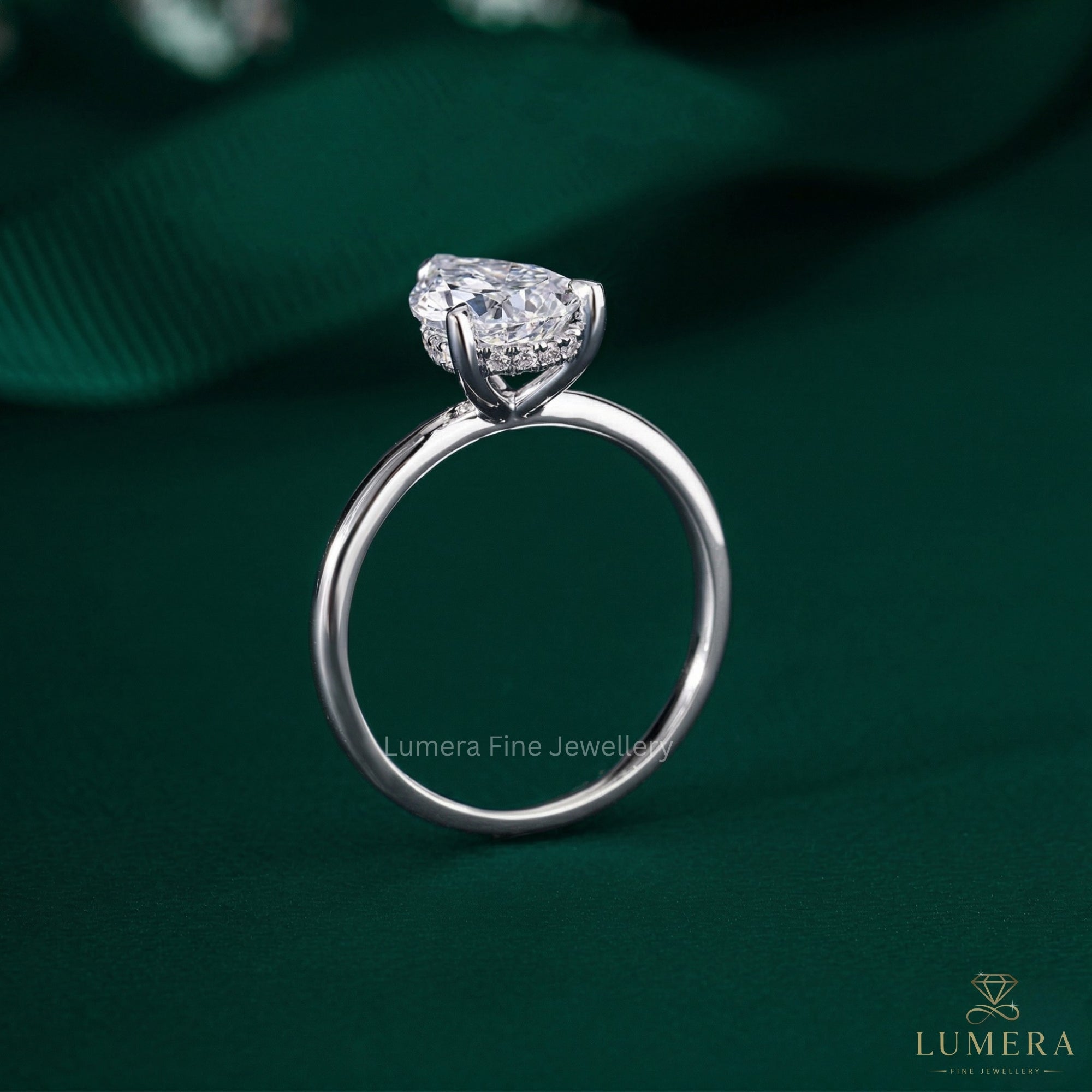 Solitaire Engagement ring with solid gold ring.