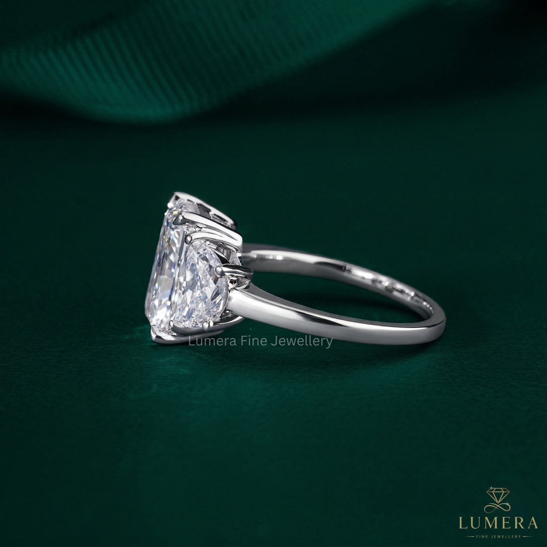 lab grown diamond ring with IGI Certified.
