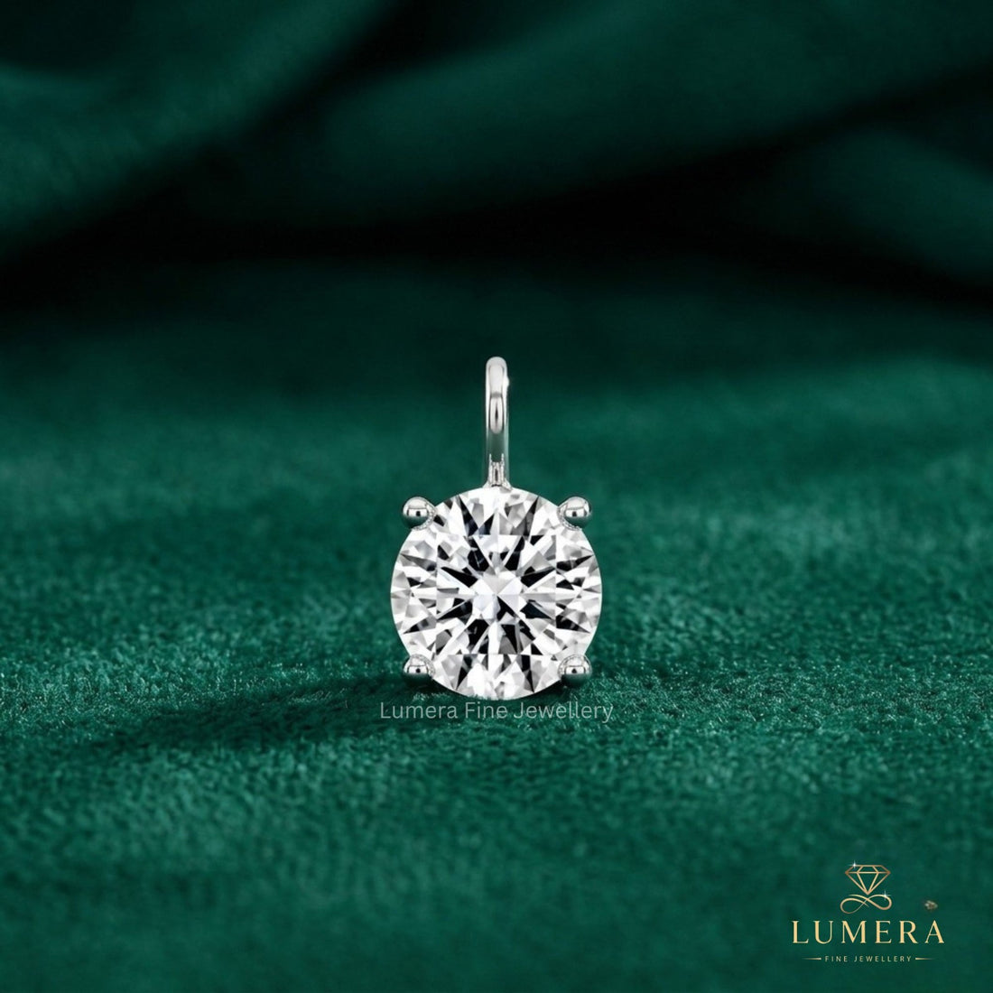 Round cut solitaire Pendant