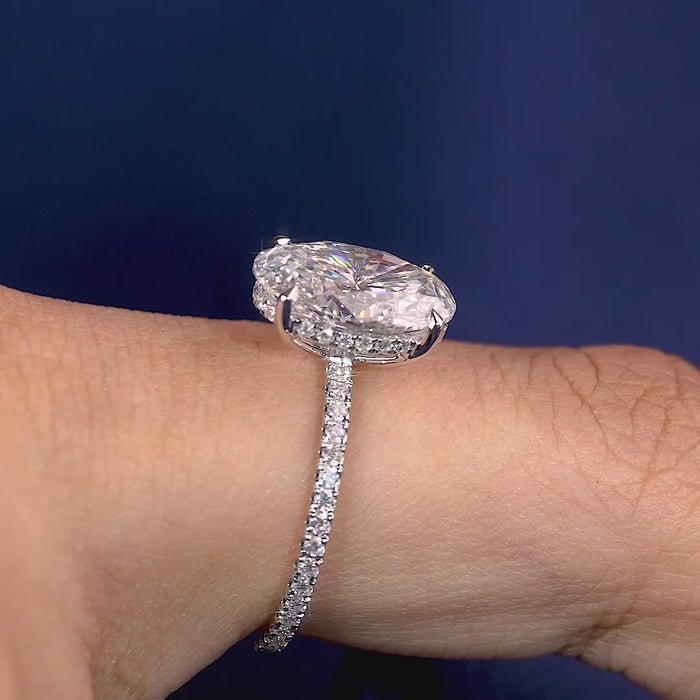 4 claw prong setting for customized ring.
