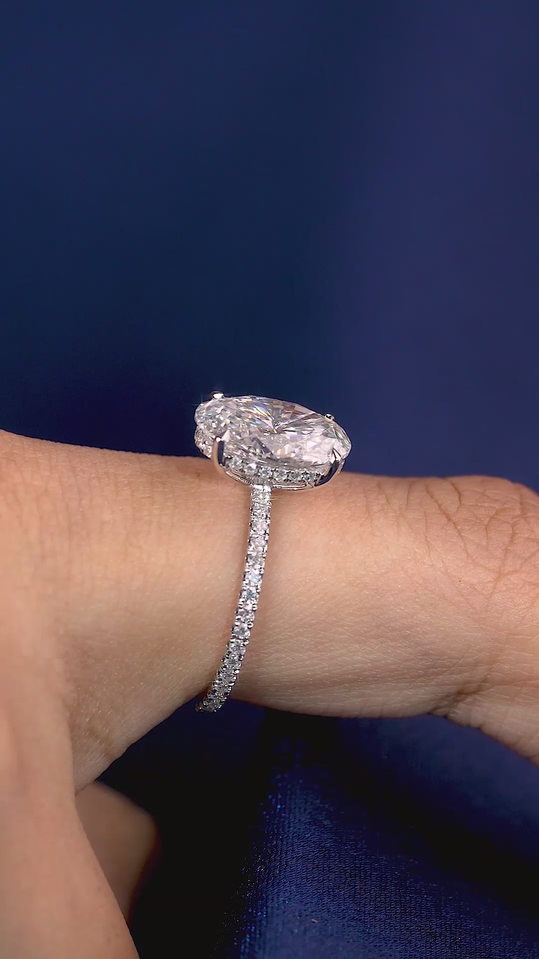 4 claw prong setting for customized ring.
