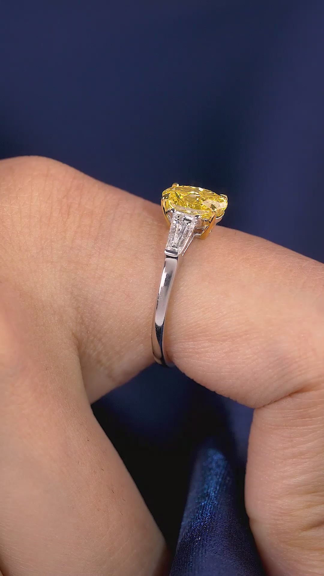 Tapered baguette side stones with Basket setting ring.

