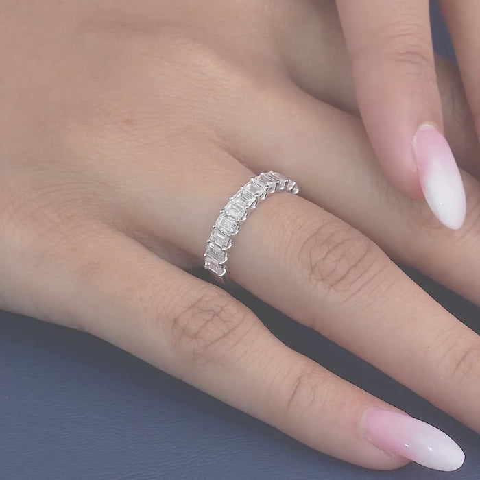 Shared U prong band paired with a U prong wedding band.
